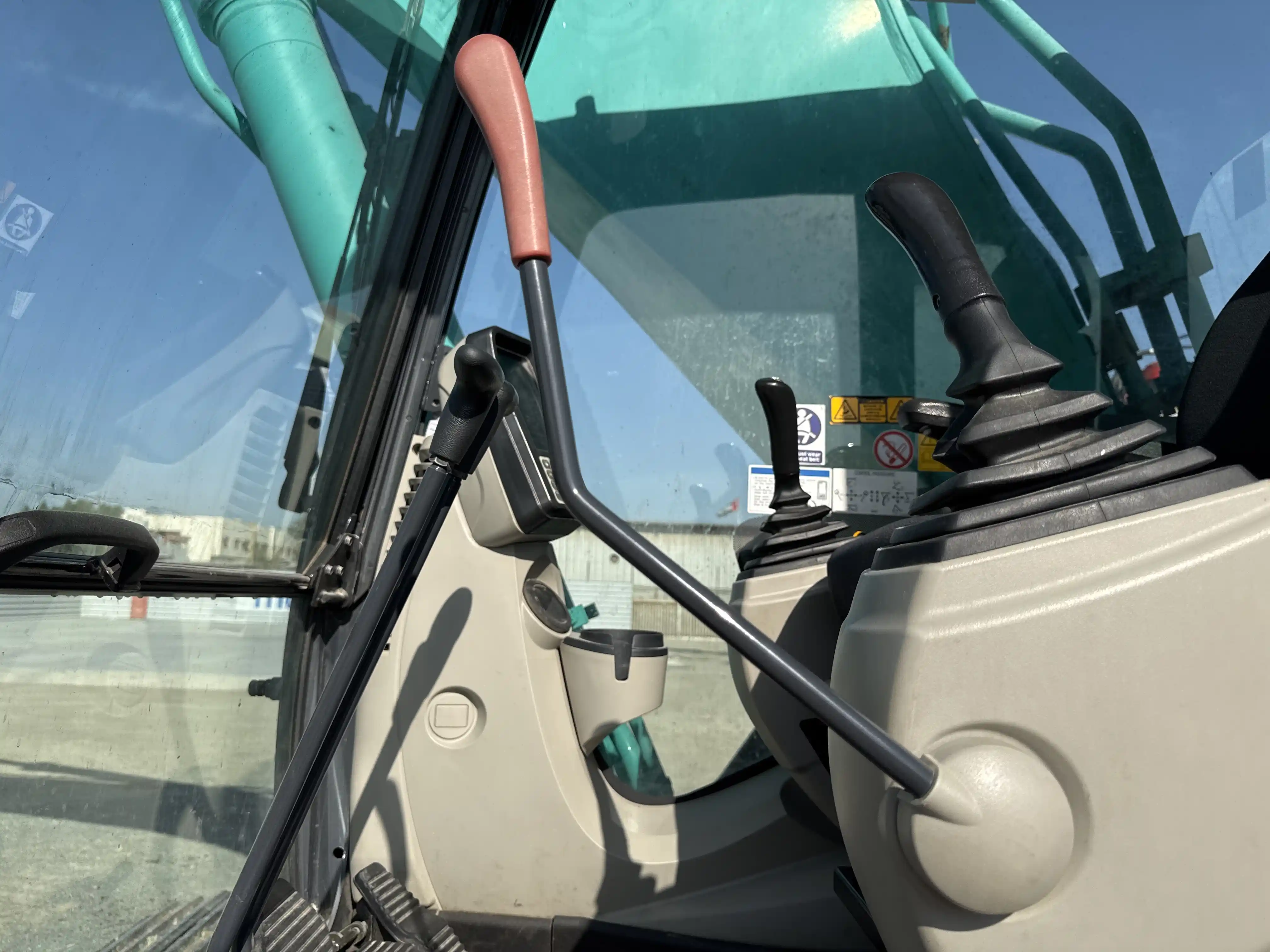 MDX-003-Kobelco-SK350LC-10-medium-excavator-inspection-safety-hydraulic-safety-lock-1