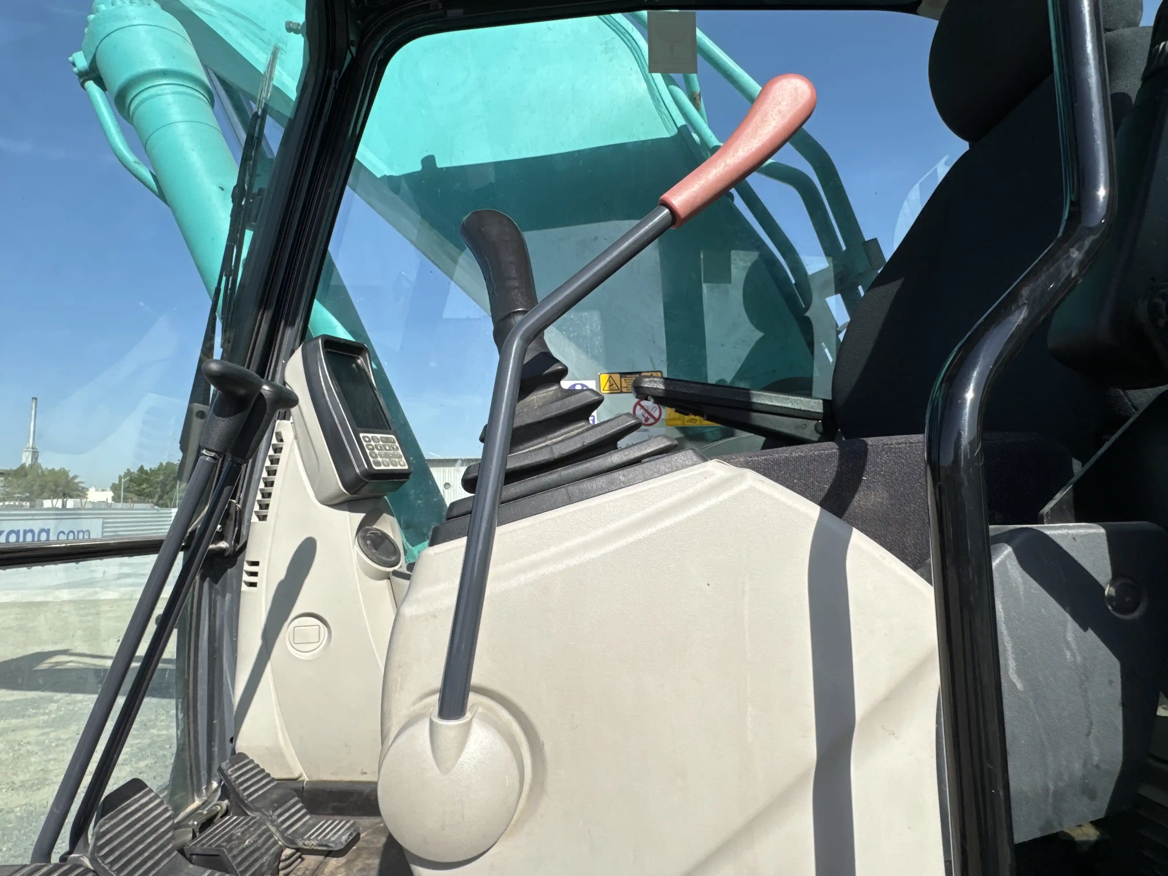 MDX-003-Kobelco-SK350LC-10-medium-excavator-inspection-safety-hydraulic-safety-lock-3