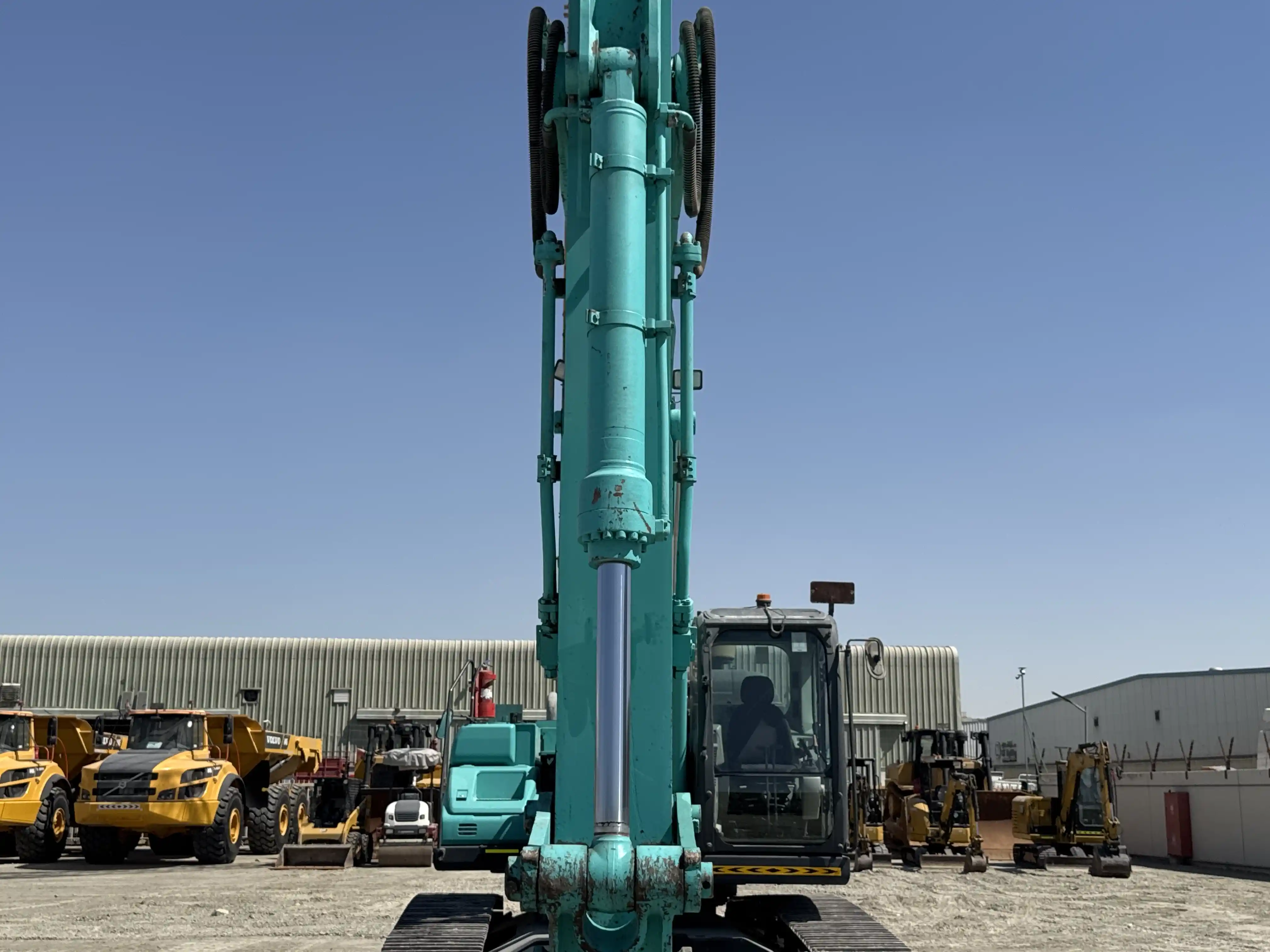 MDX-003-Kobelco-SK350LC-10-medium-excavator-inspection-hydraulics-bucket-cylinder-1