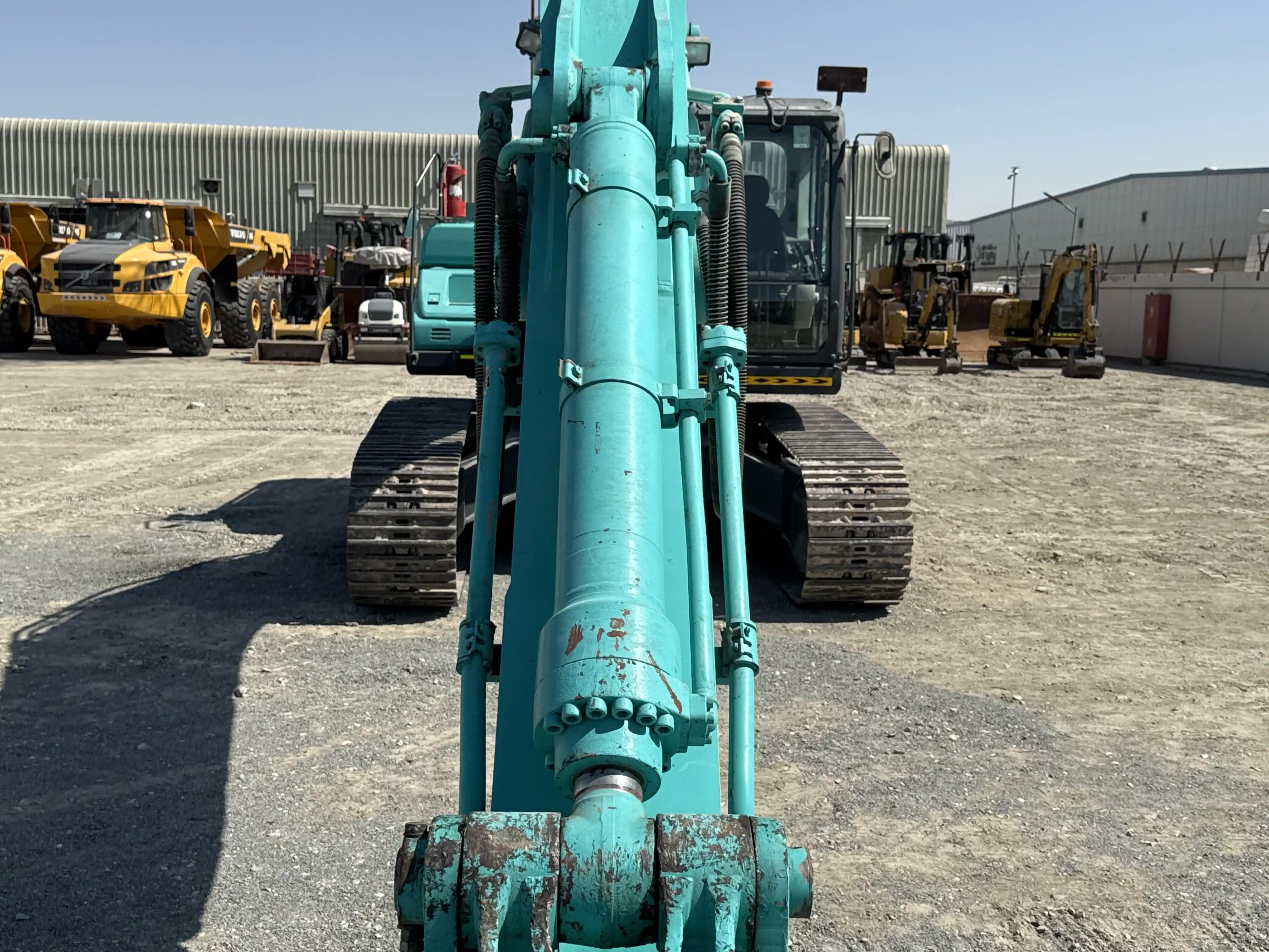 MDX-003-Kobelco-SK350LC-10-medium-excavator-inspection-hydraulics-bucket-cylinder-3