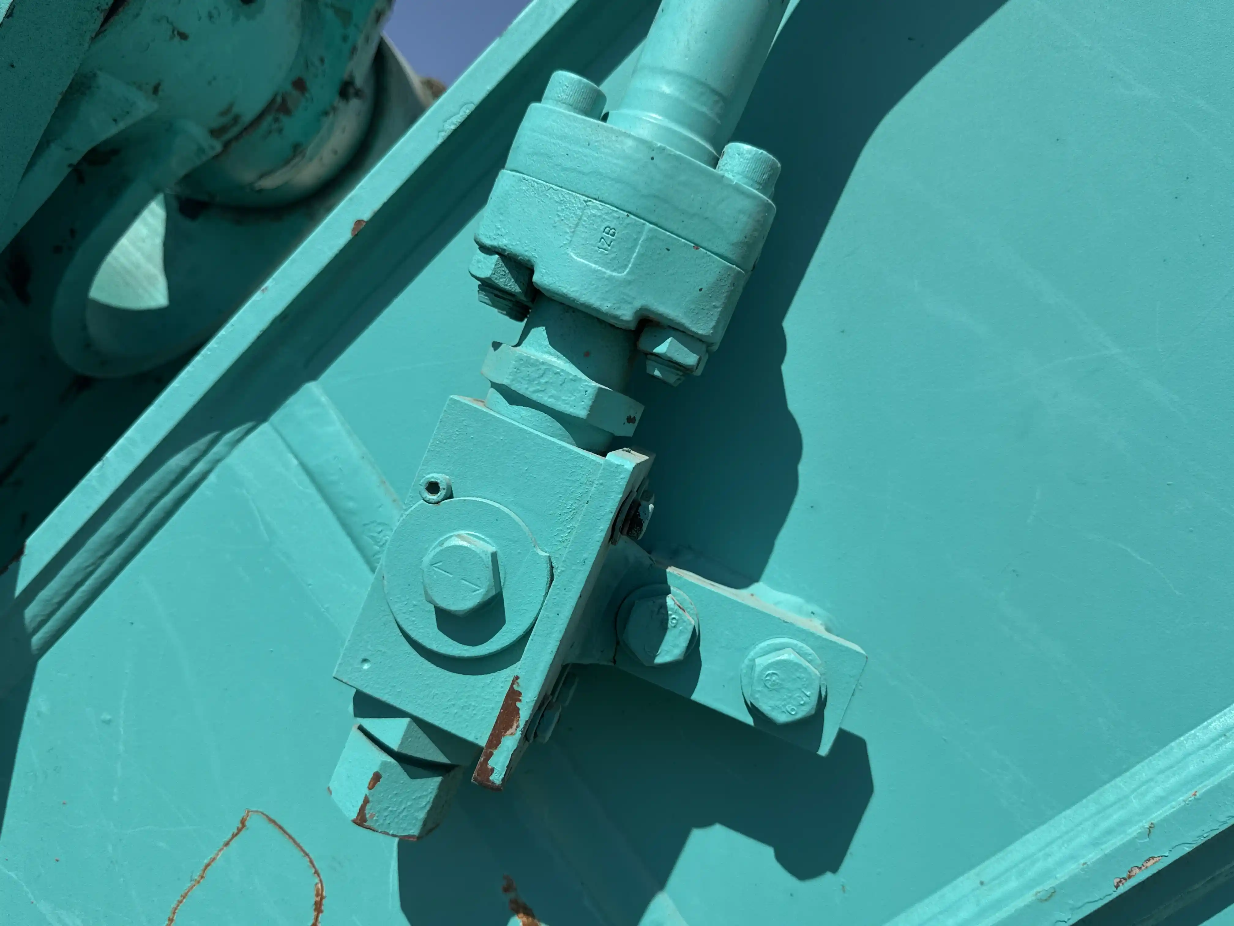 MDX-003-Kobelco-SK350LC-10-medium-excavator-inspection-hydraulics-attachment-piping-2