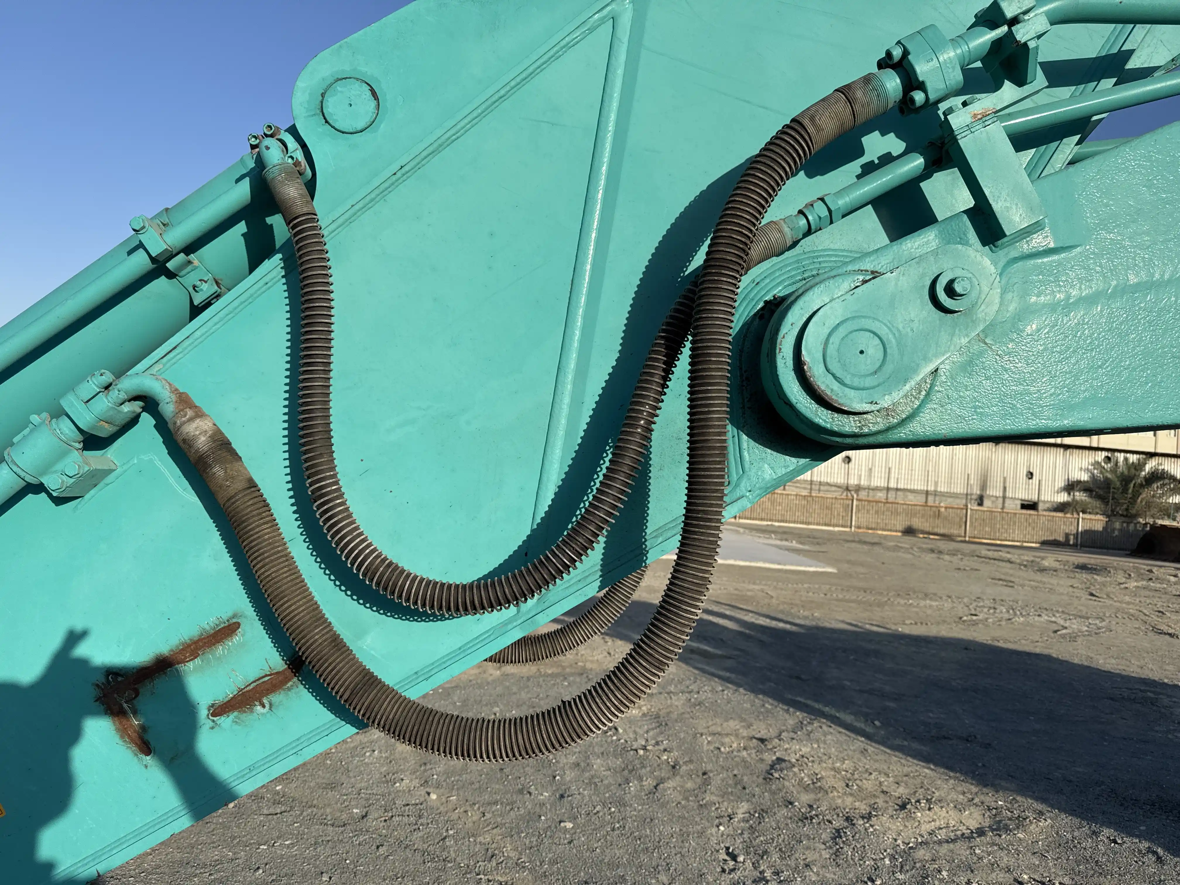 MDX-003-Kobelco-SK350LC-10-medium-excavator-inspection-hydraulics-hydraulic-hoses-and-lines-2