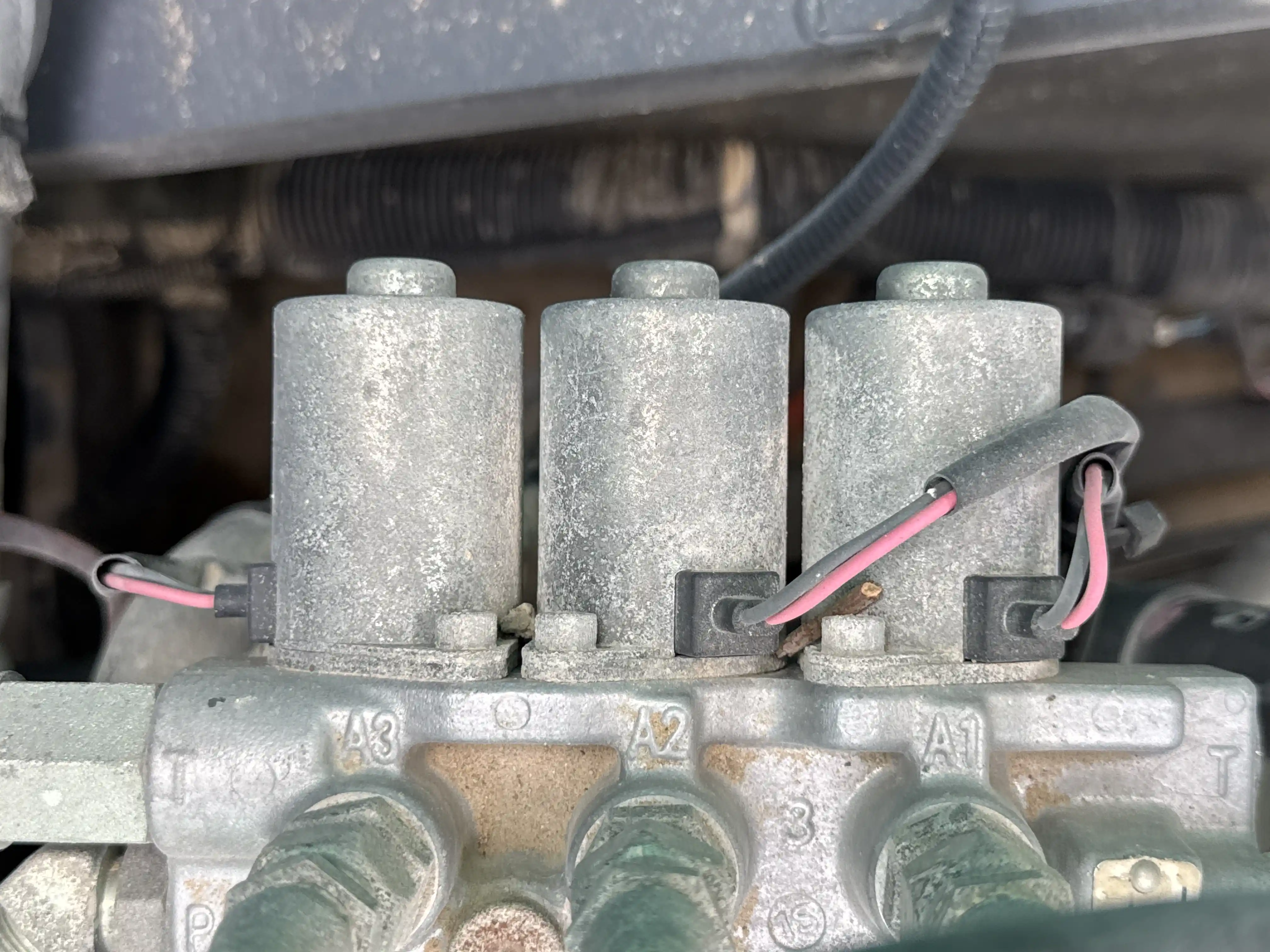 MDX-003-Kobelco-SK350LC-10-medium-excavator-inspection-hydraulics-wiring-harness-5