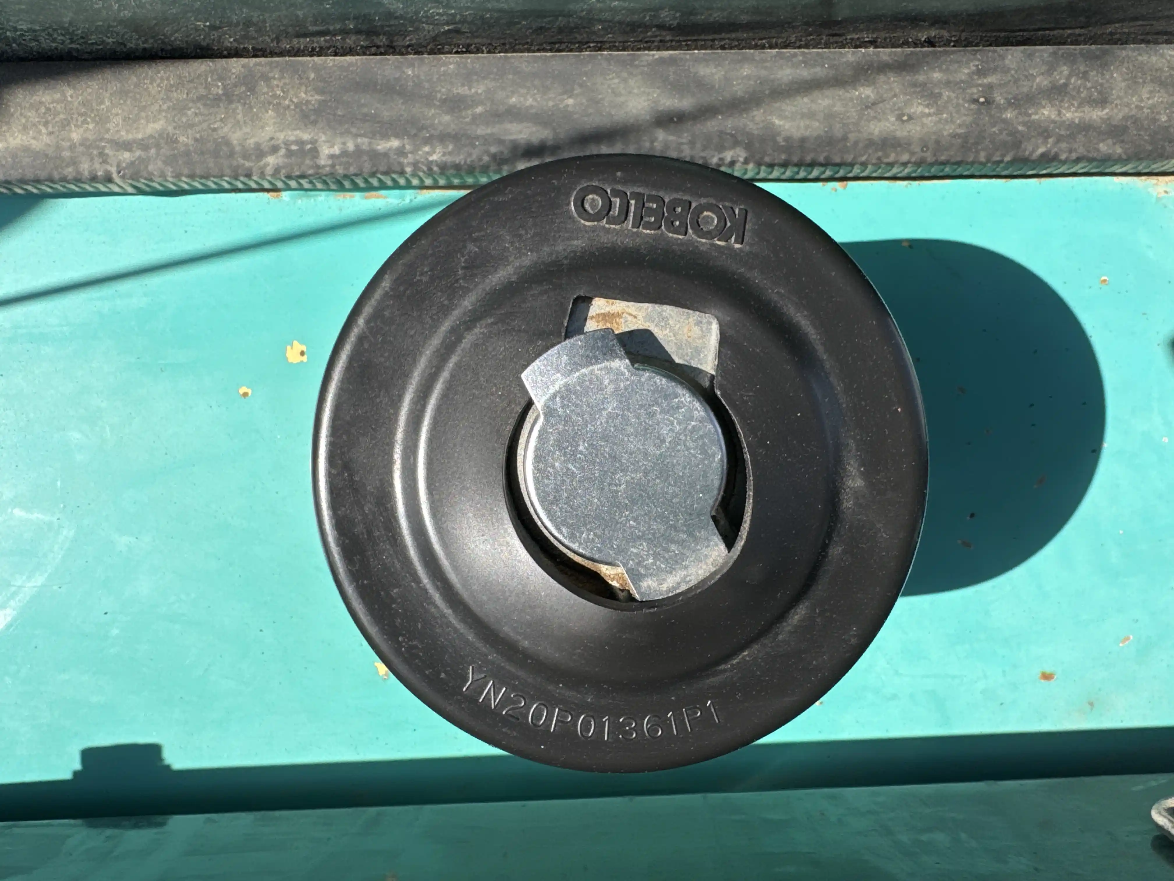 MDX-003-Kobelco-SK350LC-10-medium-excavator-inspection-engine-fuel-tank-2