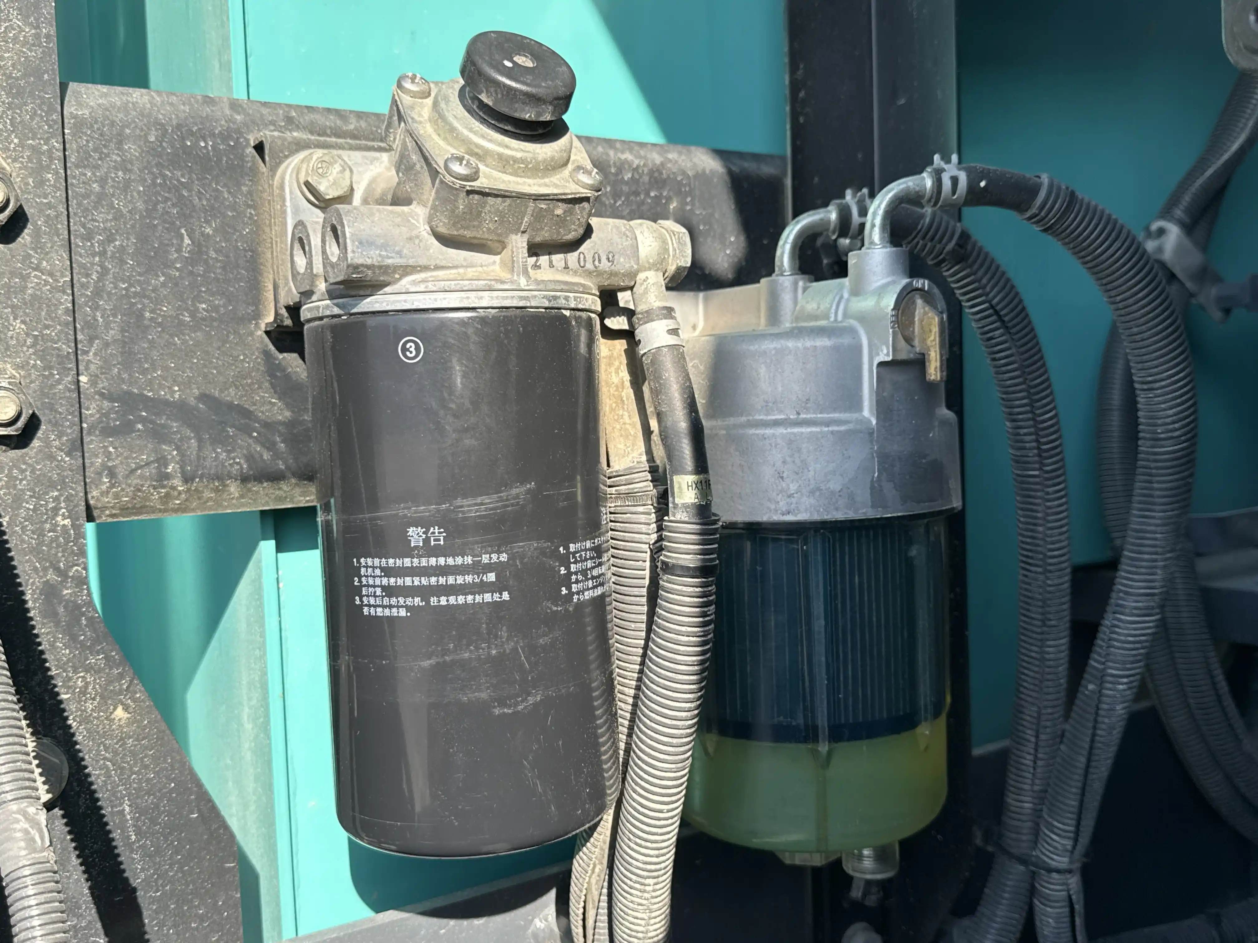 MDX-003-Kobelco-SK350LC-10-medium-excavator-inspection-engine-fuel-leaks-2