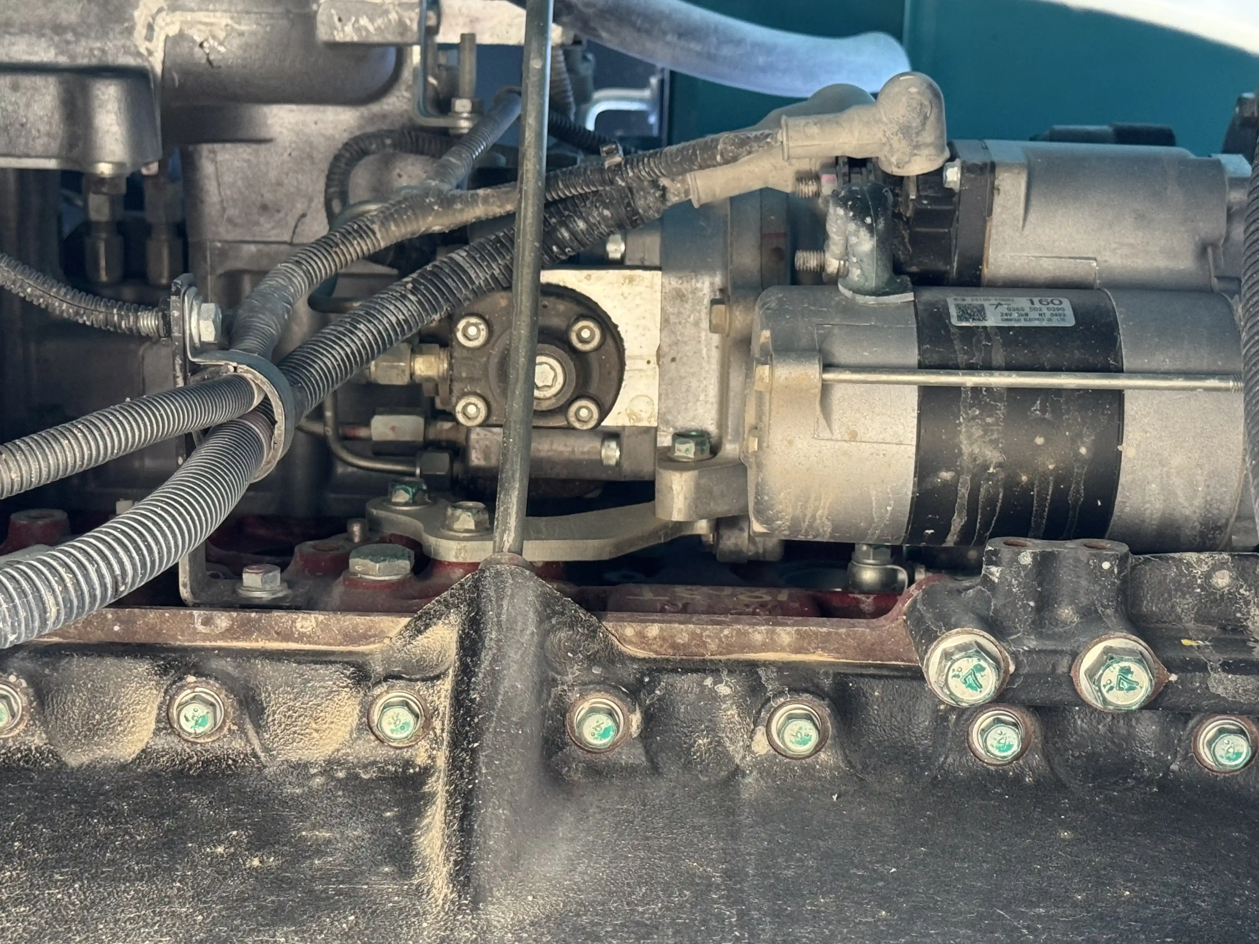MDX-003-Kobelco-SK350LC-10-medium-excavator-inspection-engine-fuel-leaks-3