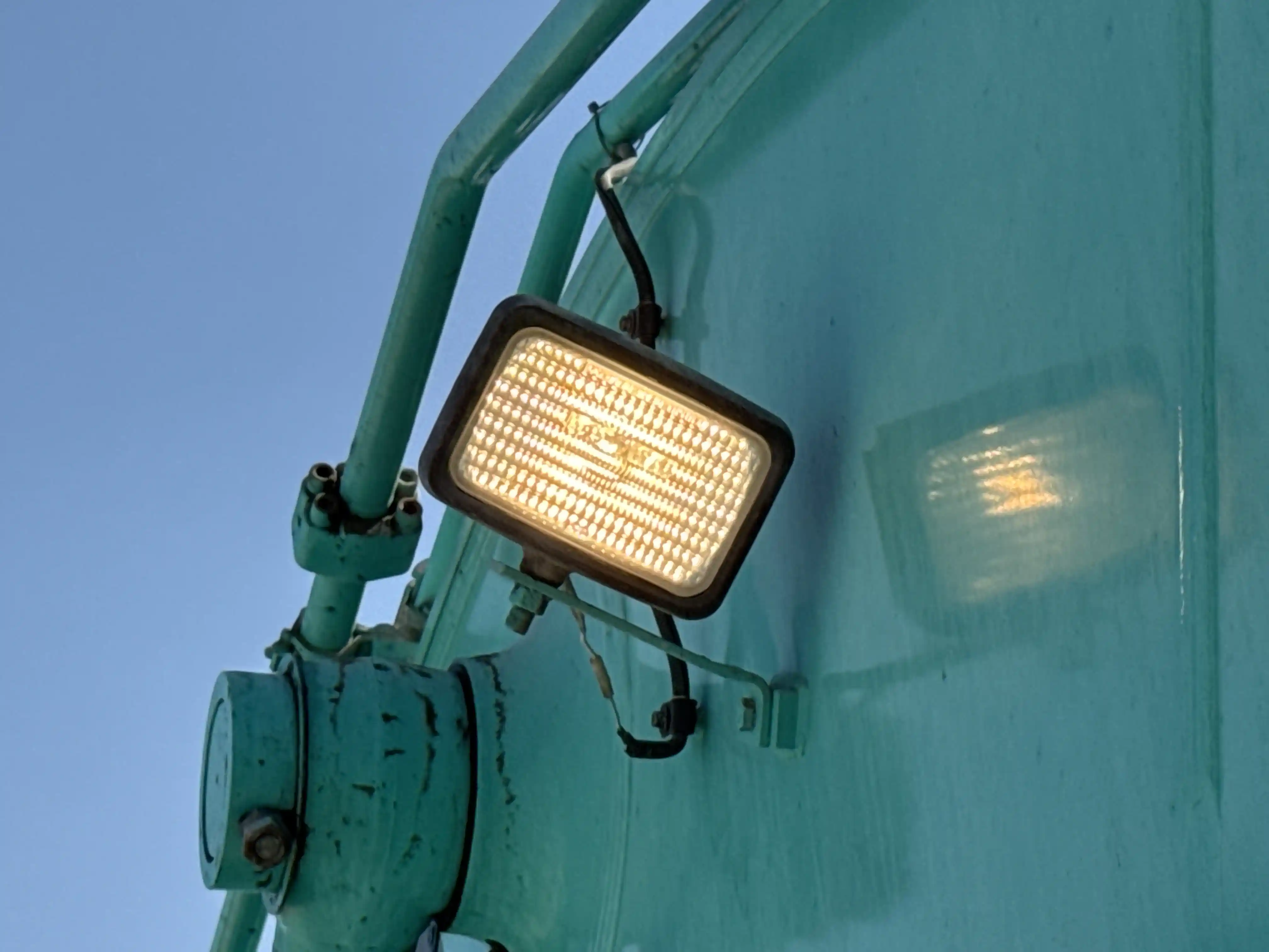 MDX-003-Kobelco-SK350LC-10-medium-excavator-inspection-electronics-lights-and-signals-4