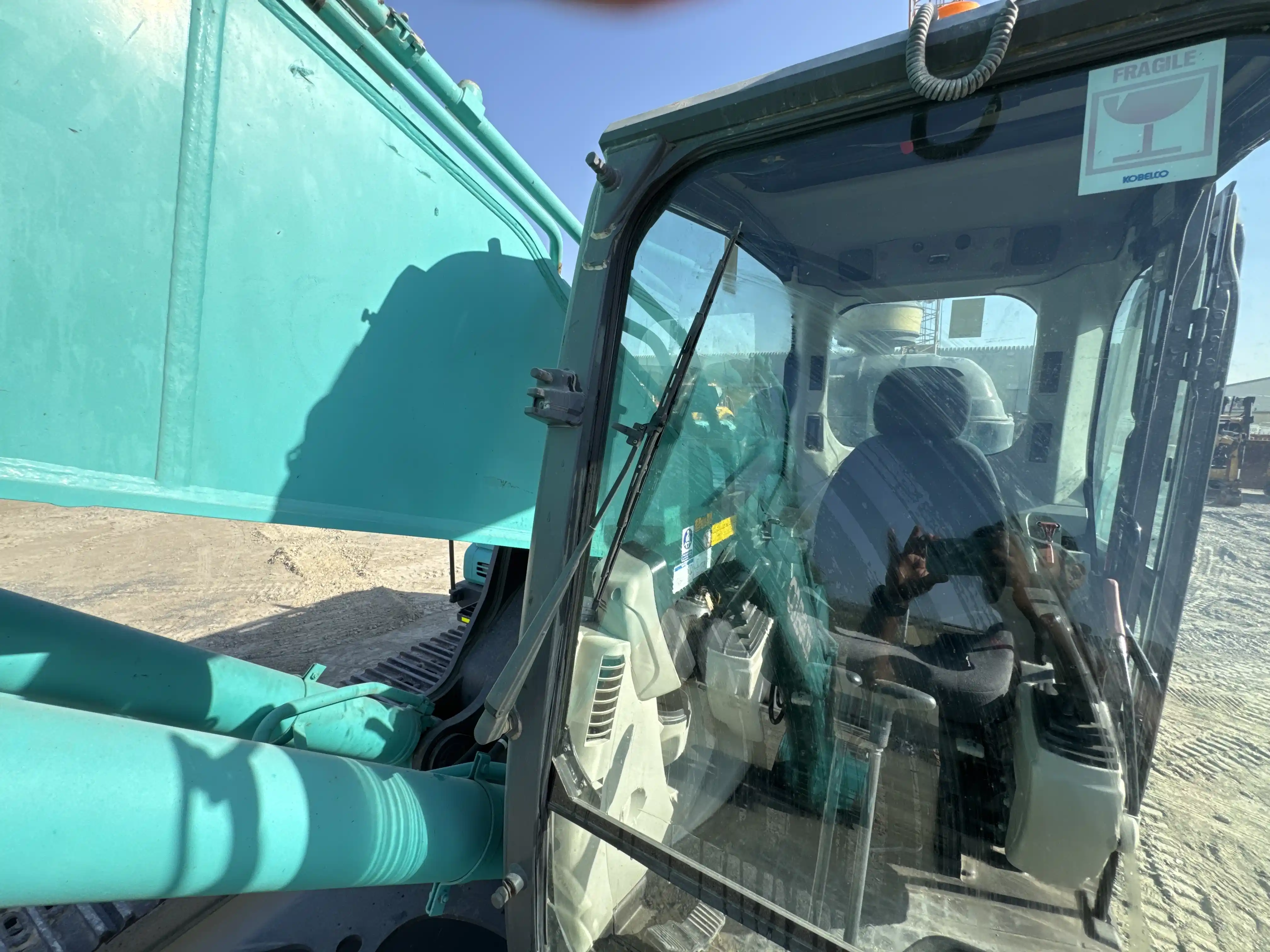 MDX-003-Kobelco-SK350LC-10-medium-excavator-inspection-electronics-wipers-1
