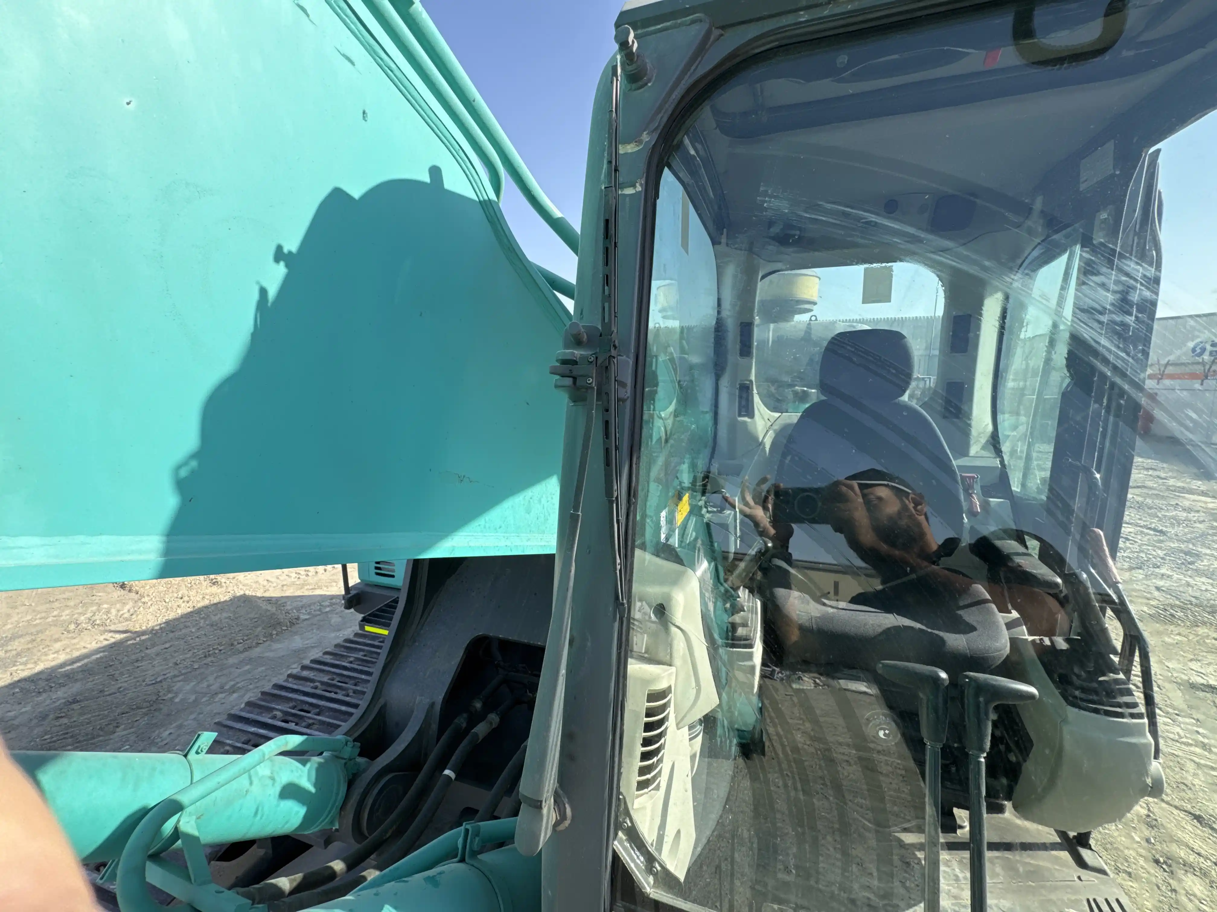 MDX-003-Kobelco-SK350LC-10-medium-excavator-inspection-electronics-wipers-3