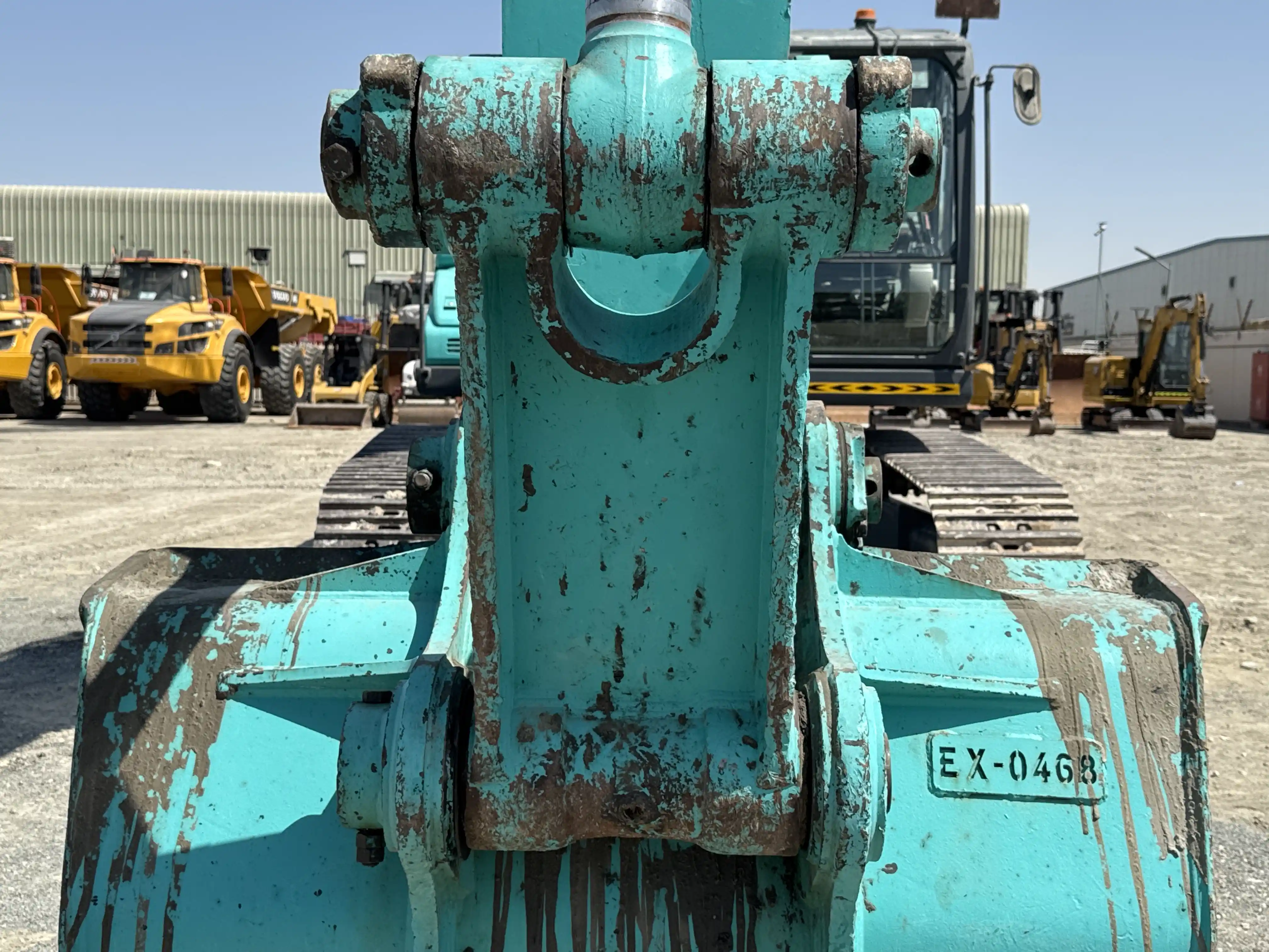 MDX-003-Kobelco-SK350LC-10-medium-excavator-inspection-chassis-H-link-2