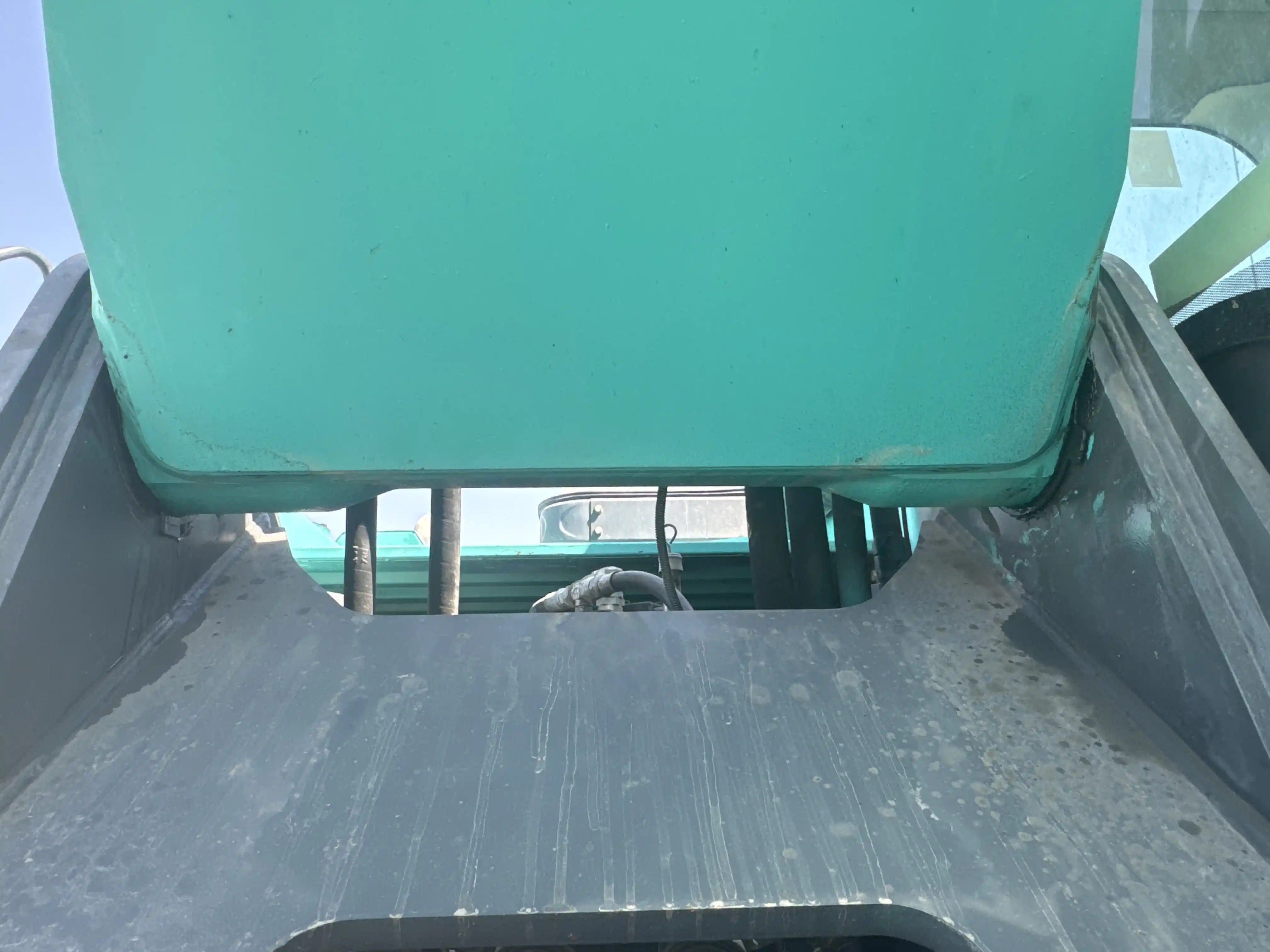 MDX-003-Kobelco-SK350LC-10-medium-excavator-inspection-chassis-boom-base-pin-and-bushings-3