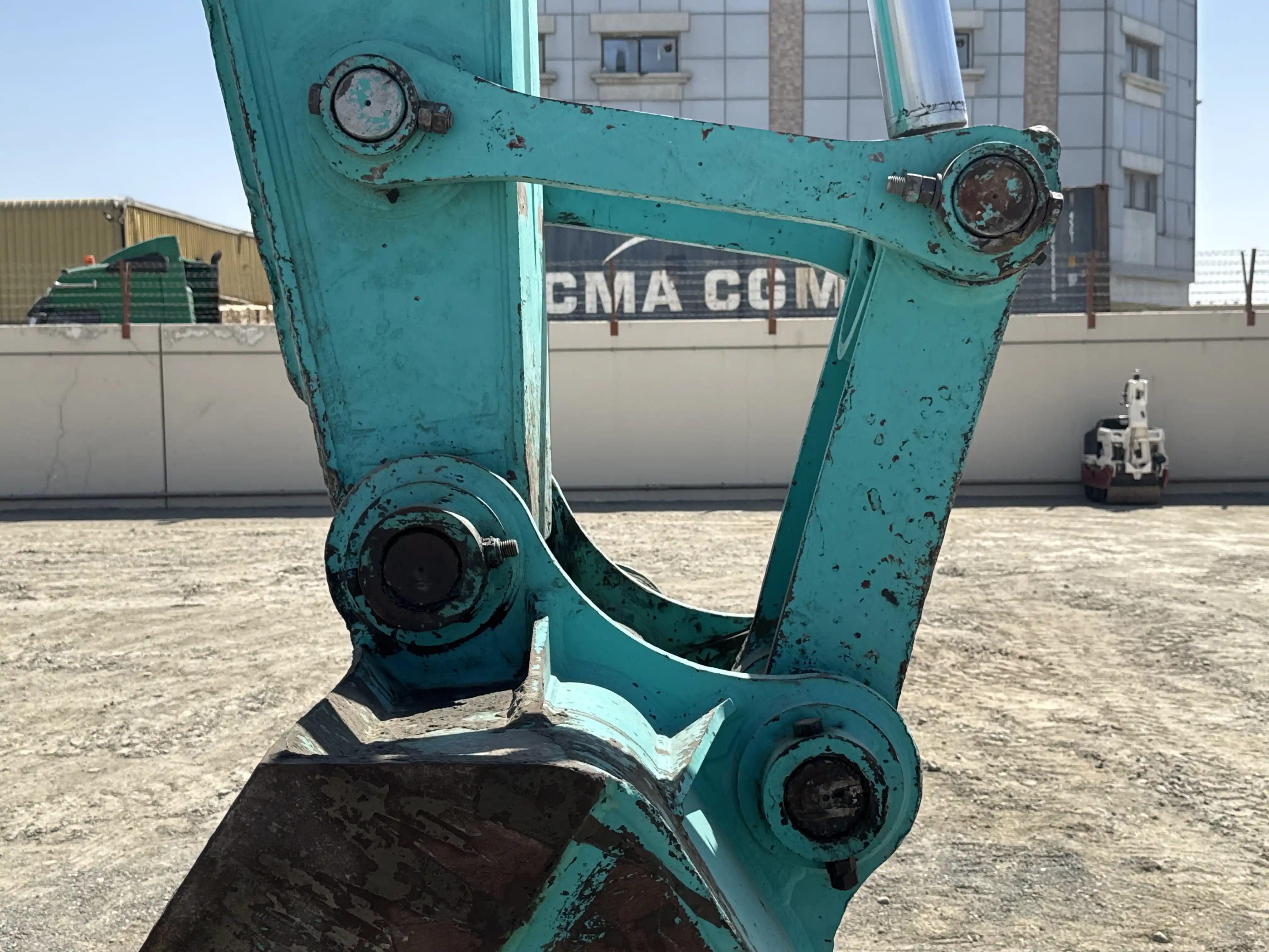 MDX-003-Kobelco-SK350LC-10-medium-excavator-inspection-chassis-pin-and-bushings-stick-to-bucket-1
