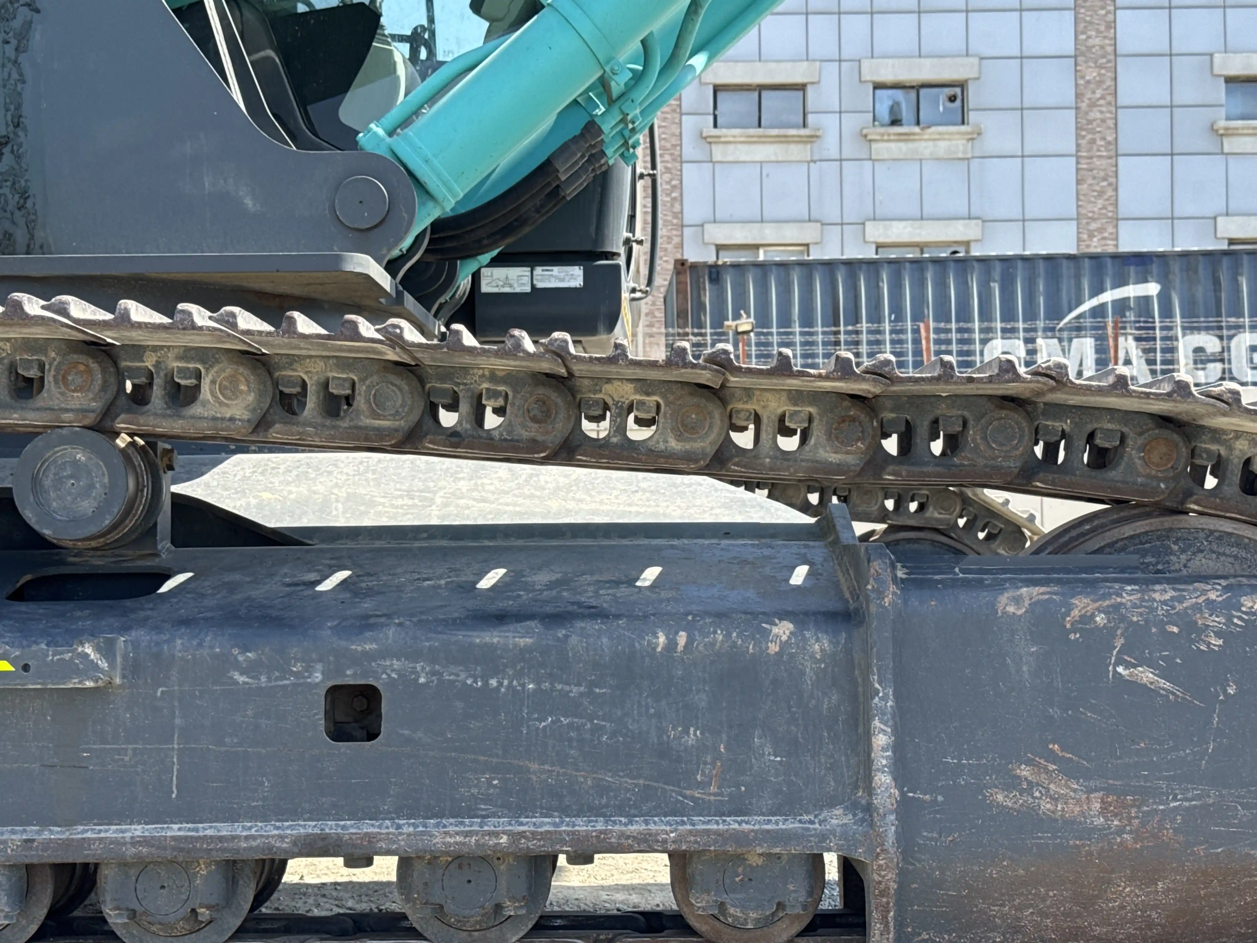 MDX-003-Kobelco-SK350LC-10-medium-excavator-inspection-undercarriage-right-track-tensioner