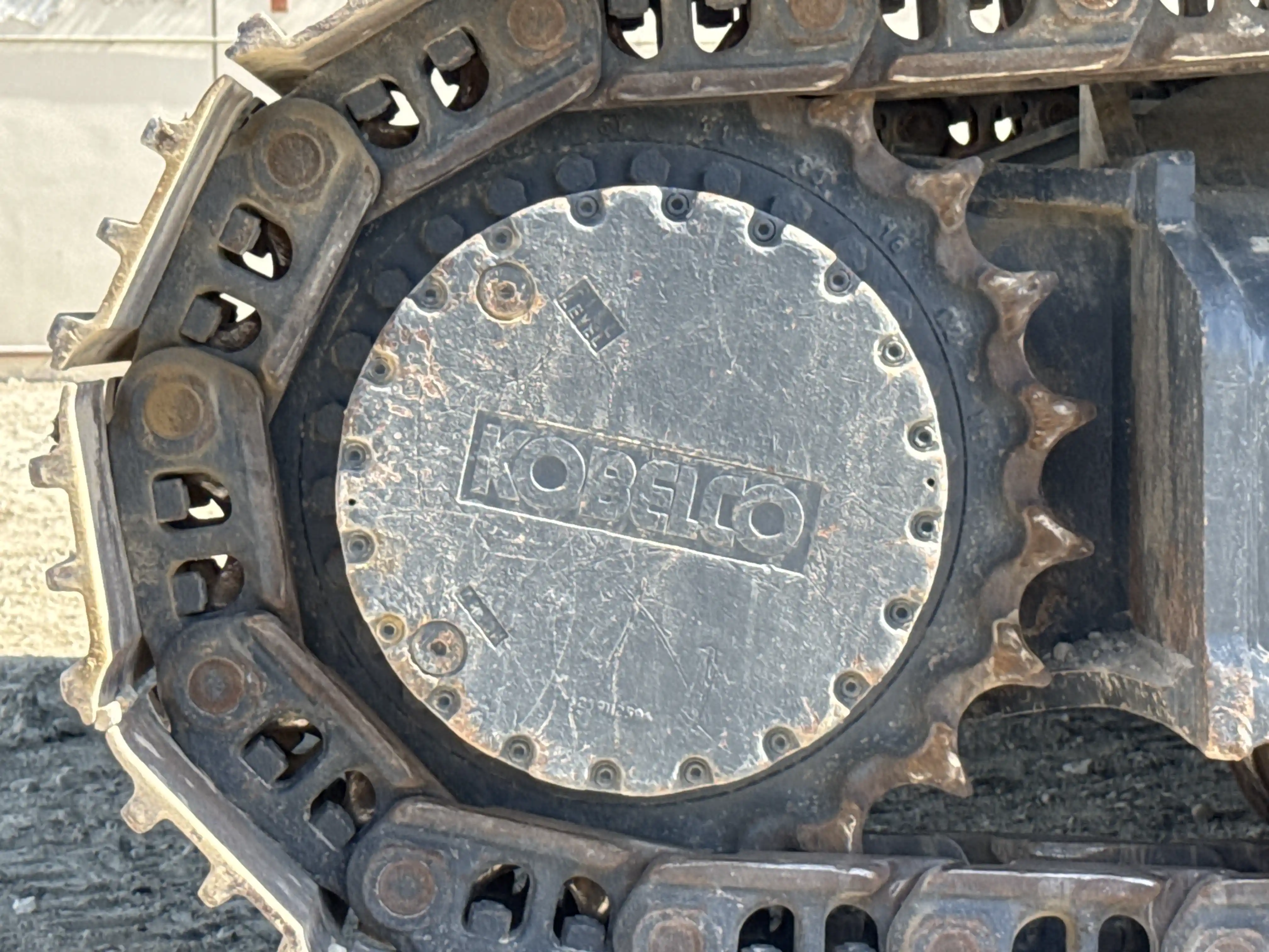MDX-003-Kobelco-SK350LC-10-medium-excavator-inspection-undercarriage-right-sprocket-2