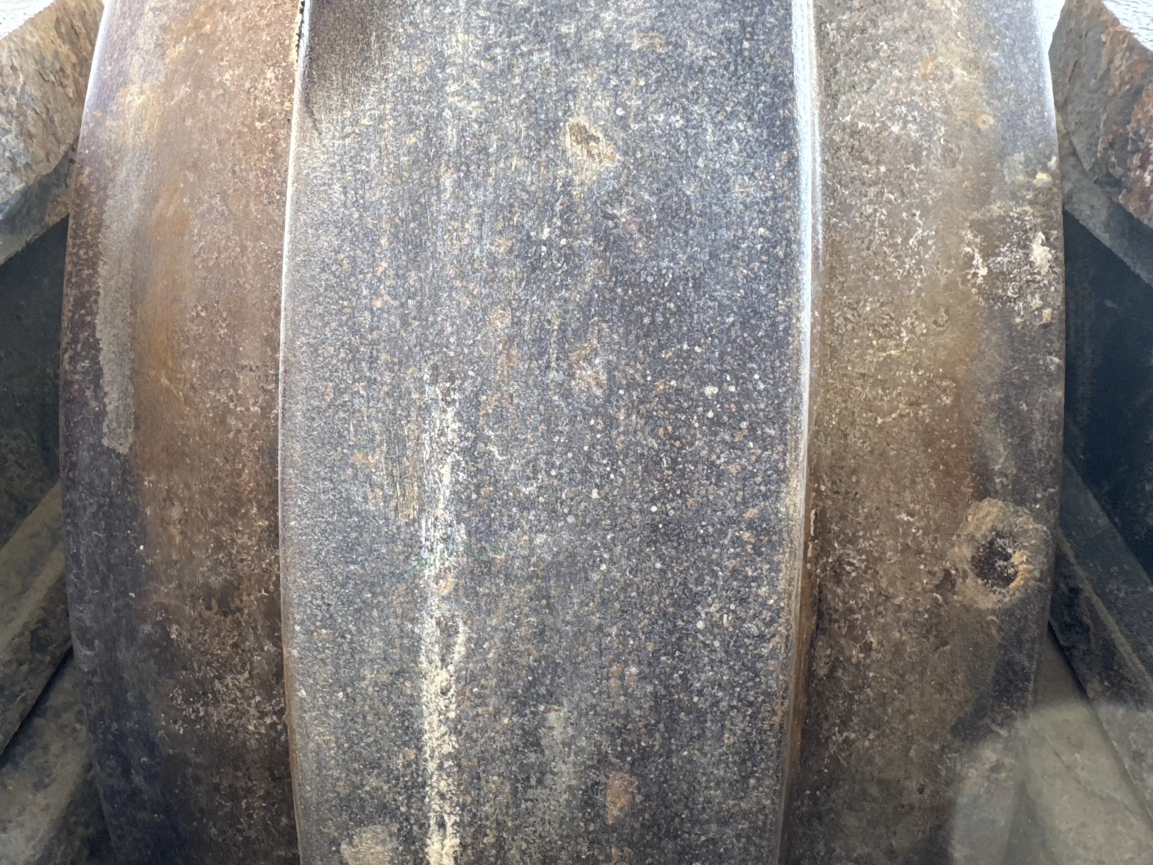 MDX-003-Kobelco-SK350LC-10-medium-excavator-inspection-undercarriage-left-idler-2