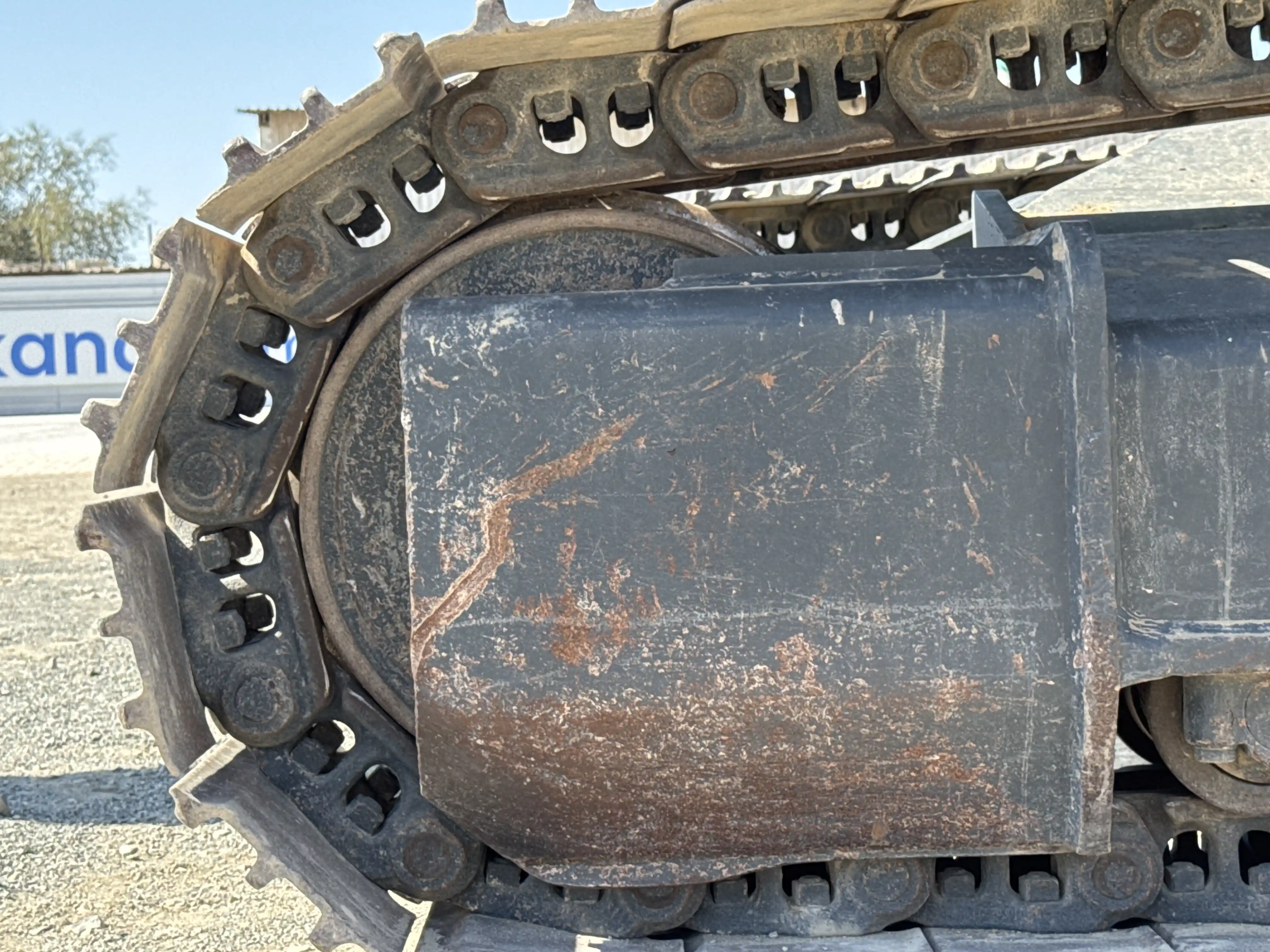 MDX-003-Kobelco-SK350LC-10-medium-excavator-inspection-undercarriage-left-idler-3