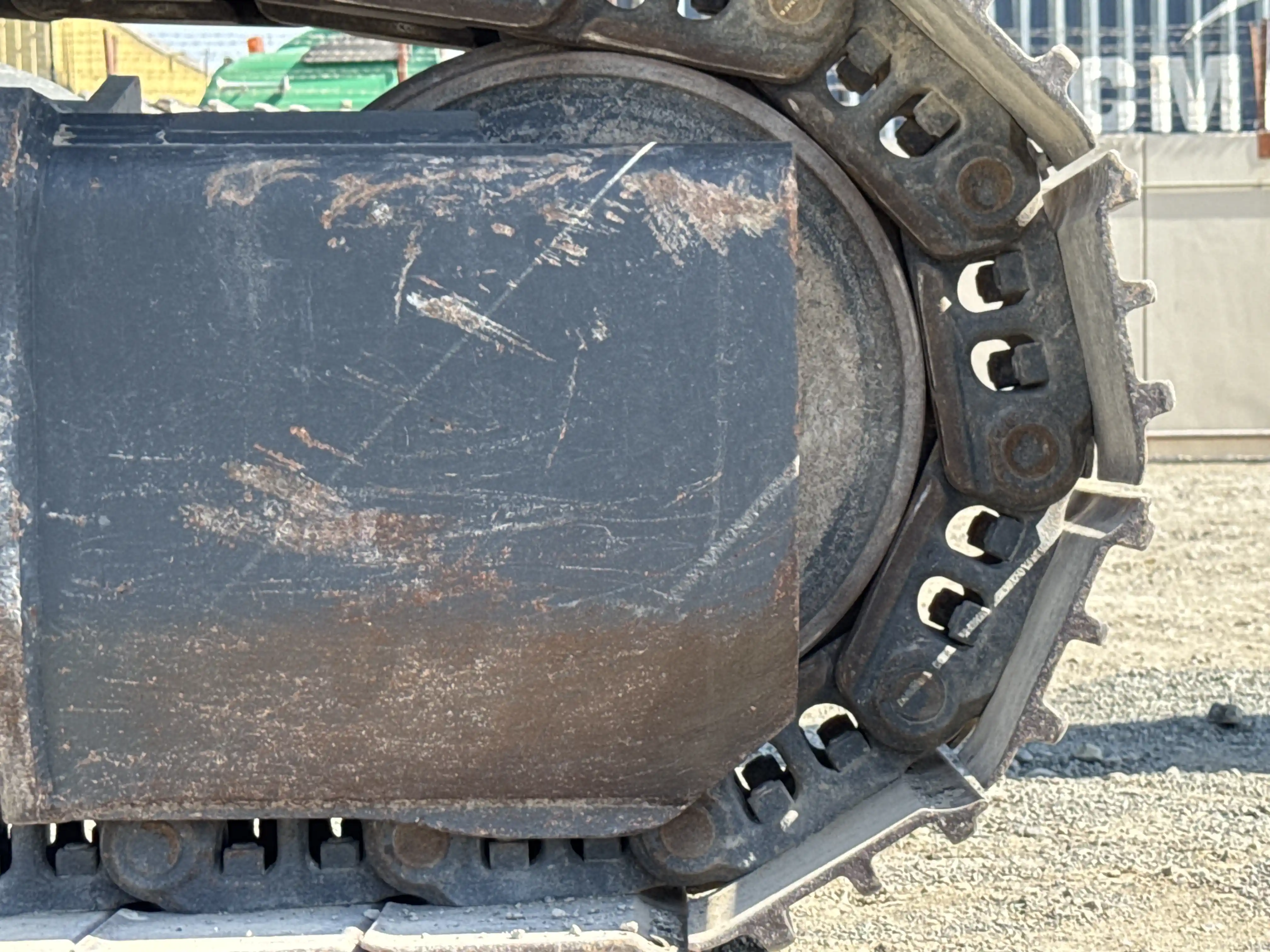 MDX-003-Kobelco-SK350LC-10-medium-excavator-inspection-undercarriage-right-idler-2