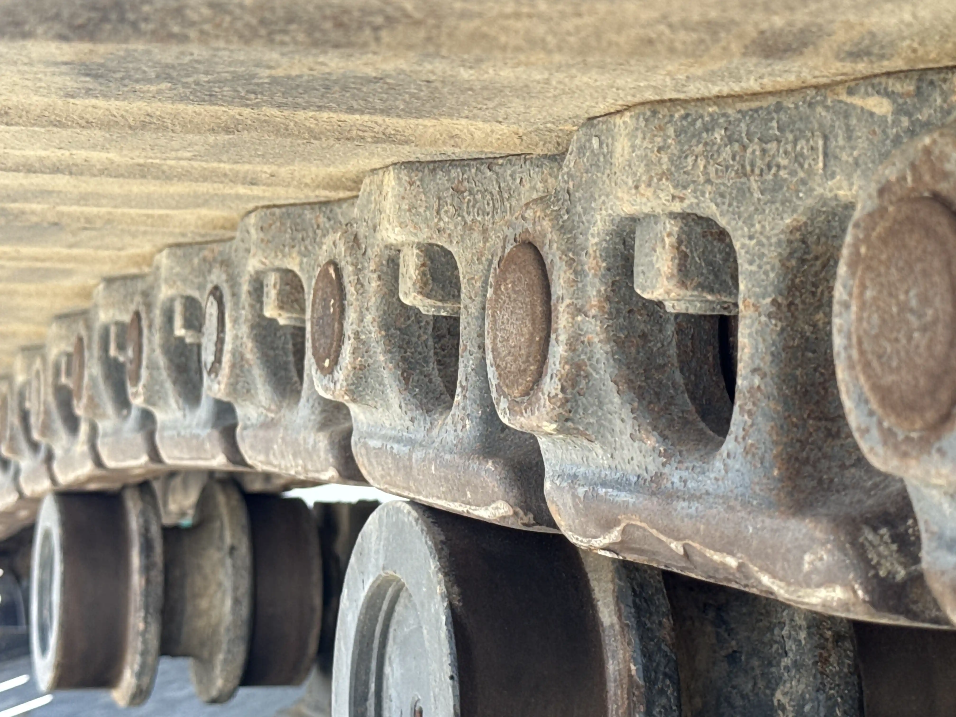 MDX-003-Kobelco-SK350LC-10-medium-excavator-inspection-undercarriage-left-track-chain-3