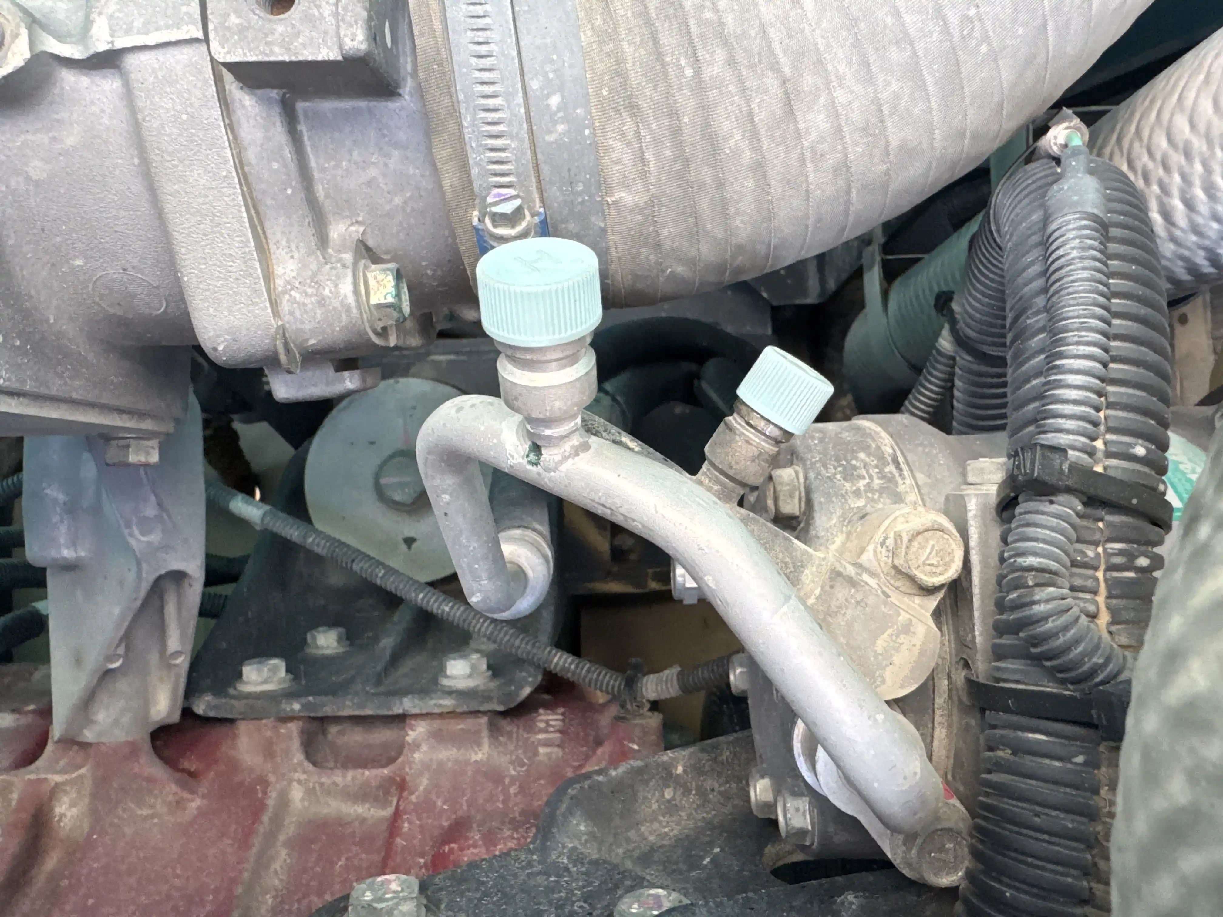 MDX-003-Kobelco-SK350LC-10-medium-excavator-inspection -air-conditioning-refrigerant-lines-2