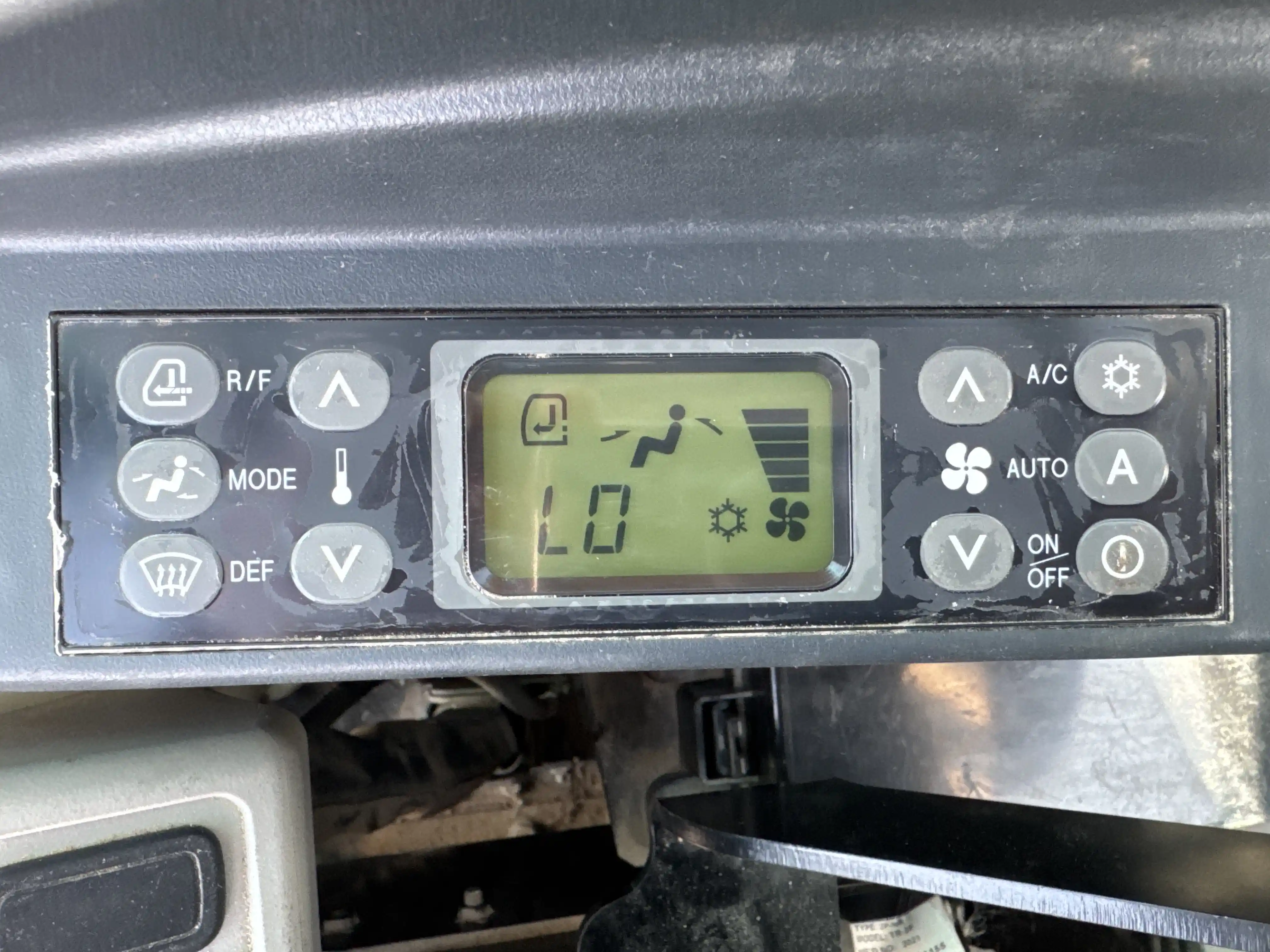 MDX-003-Kobelco-SK350LC-10-medium-excavator-inspection-air-conditioning-AC-control-panel-1