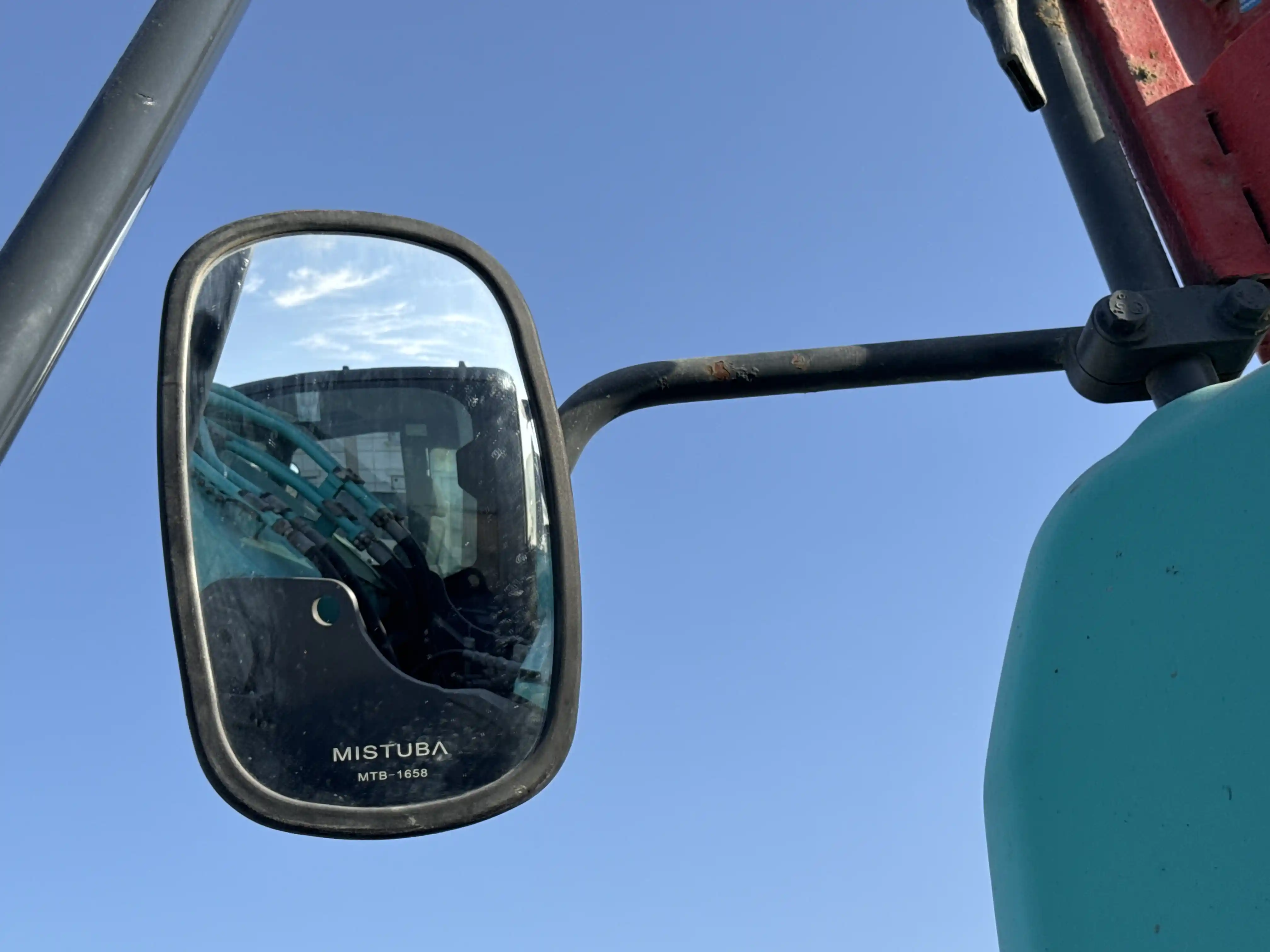 MDX-003-Kobelco-SK350LC-10-medium-excavator-inspection-cabin-mirrors-2