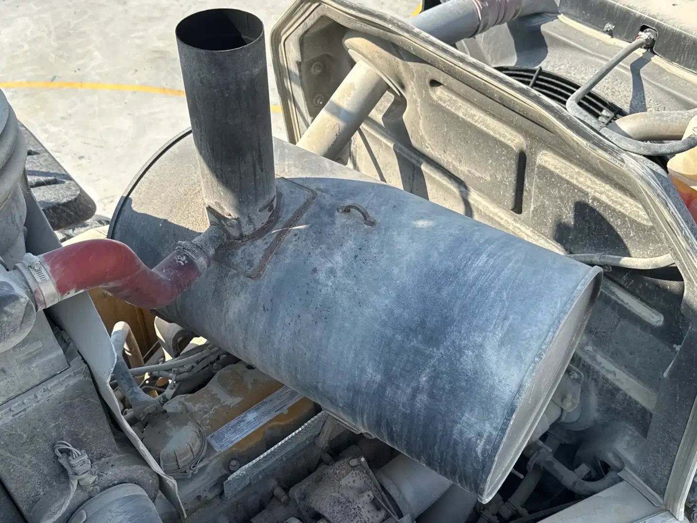 WHL-002-Cat-966L-wheel-loader-inspection-engine-exhaust-system-2
