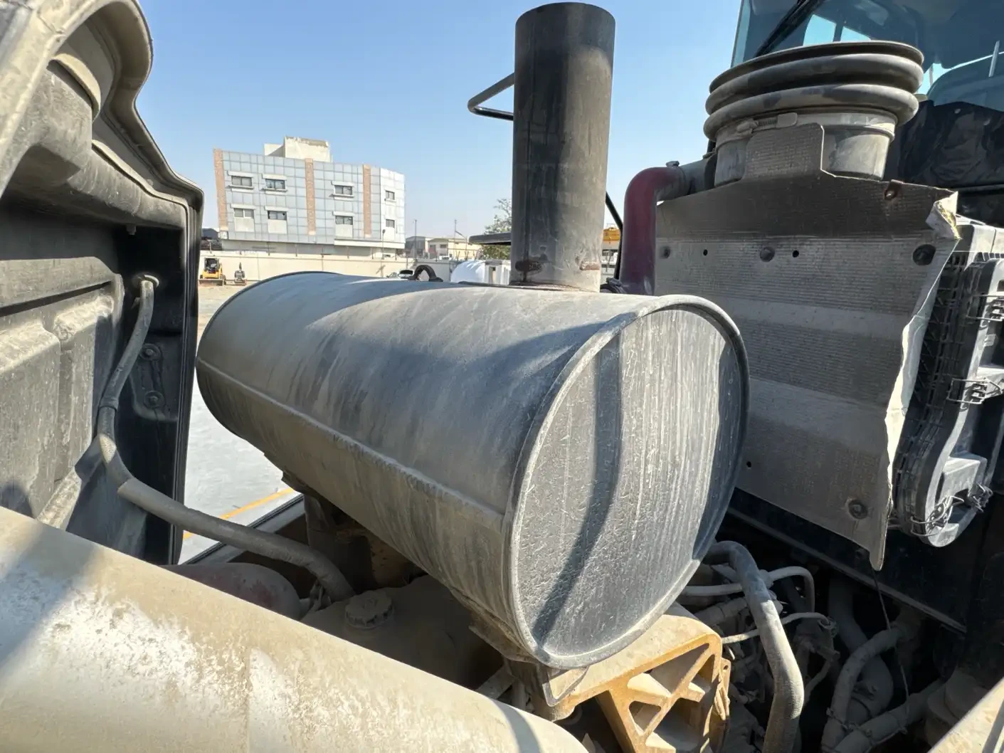 WHL-002-Cat-966L-wheel-loader-inspection-engine-exhaust-system-4