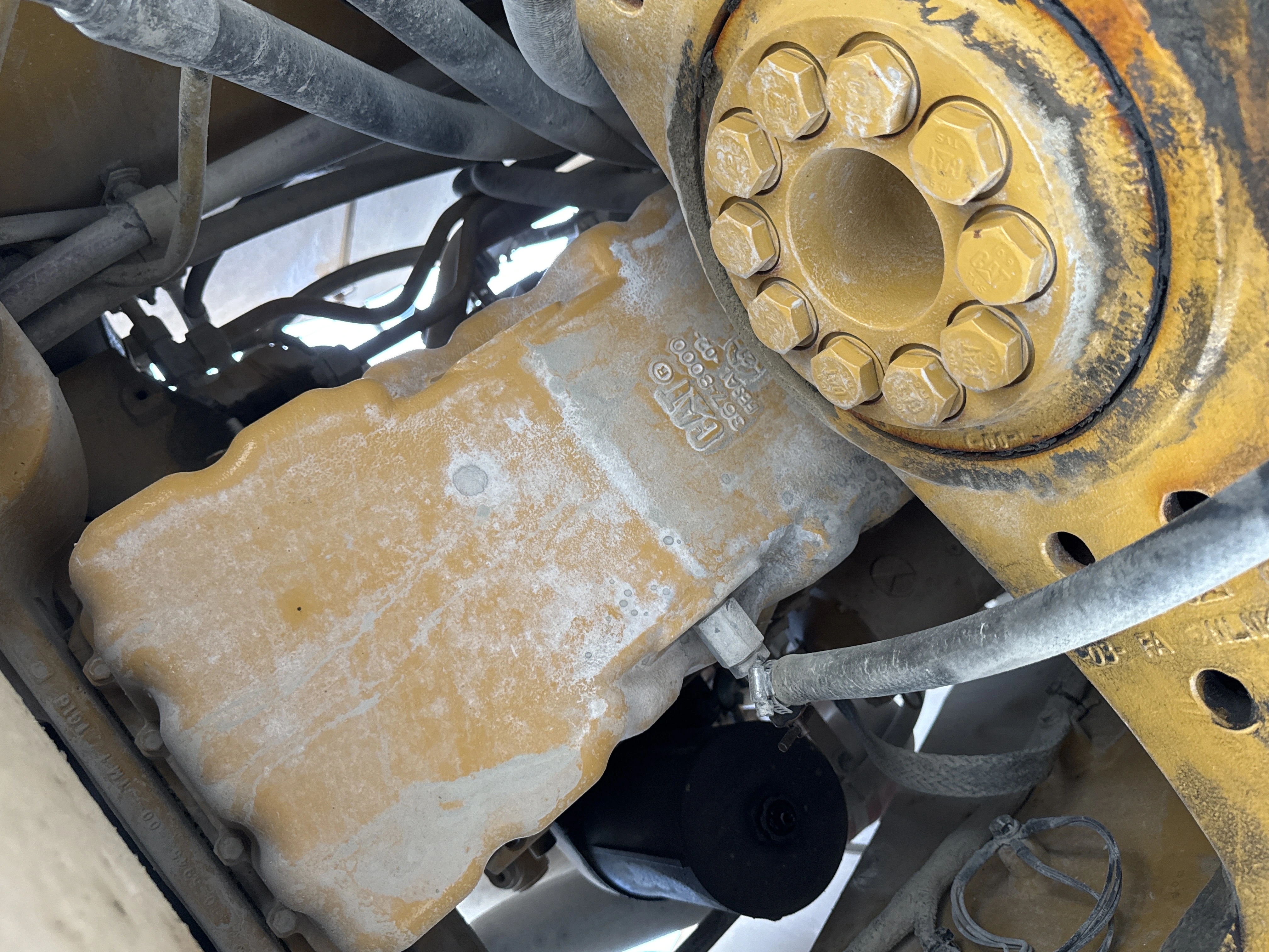 WHL-002-Cat-966L-wheel-loader-inspection-engine-engine-oil-leaks-1