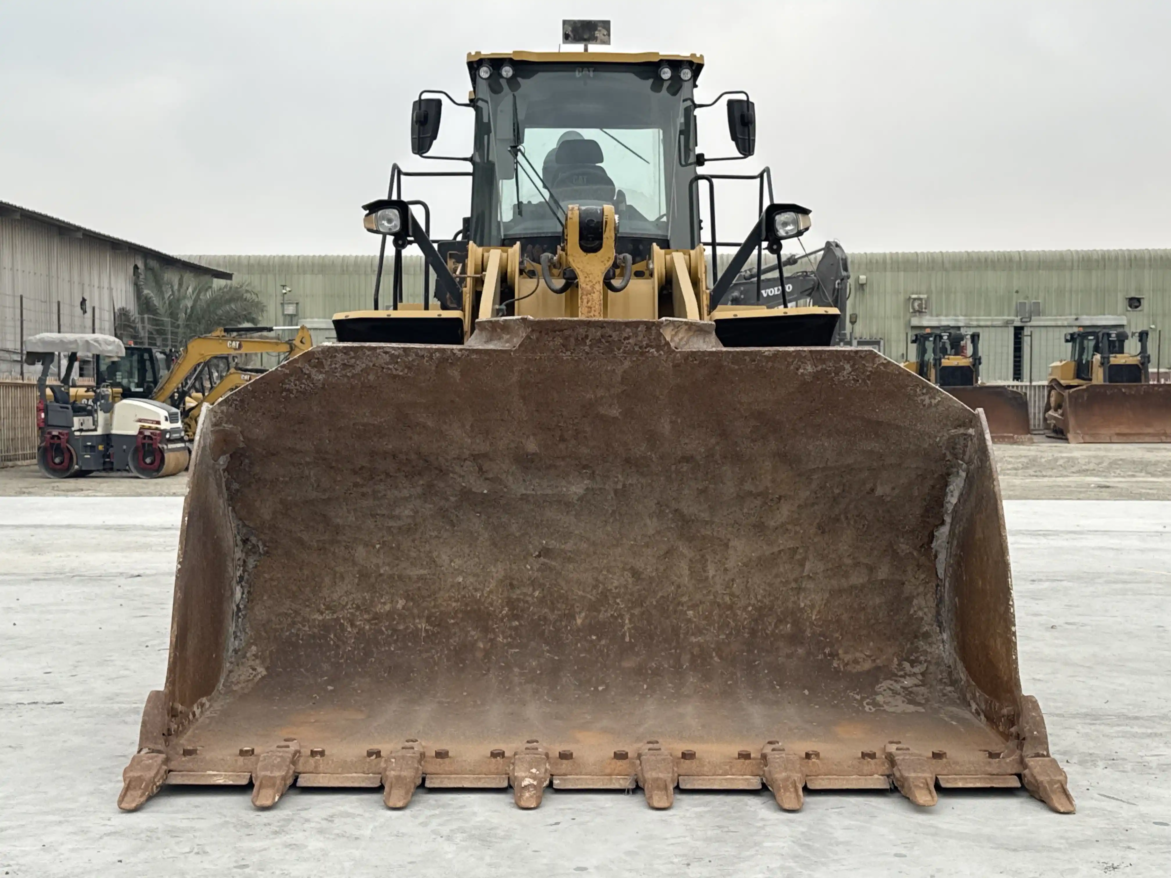 WHL-002-Cat-966L-wheel-loader-inspection-structure-paint-1