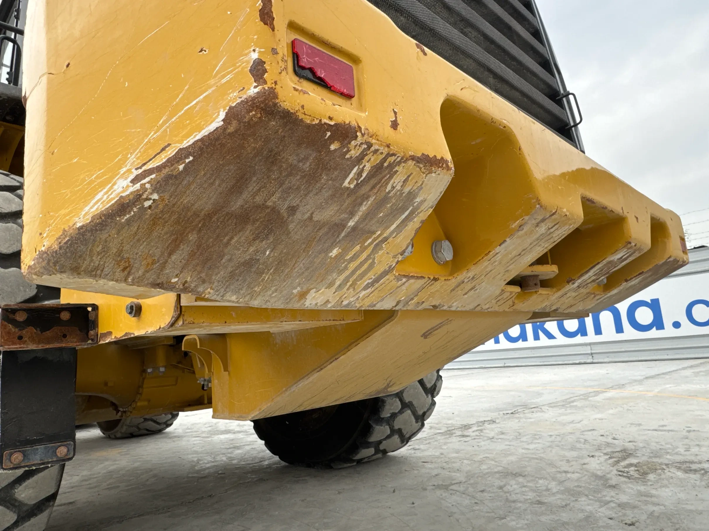 WHL-002-Cat-966L-wheel-loader-inspection-structure-paint-3