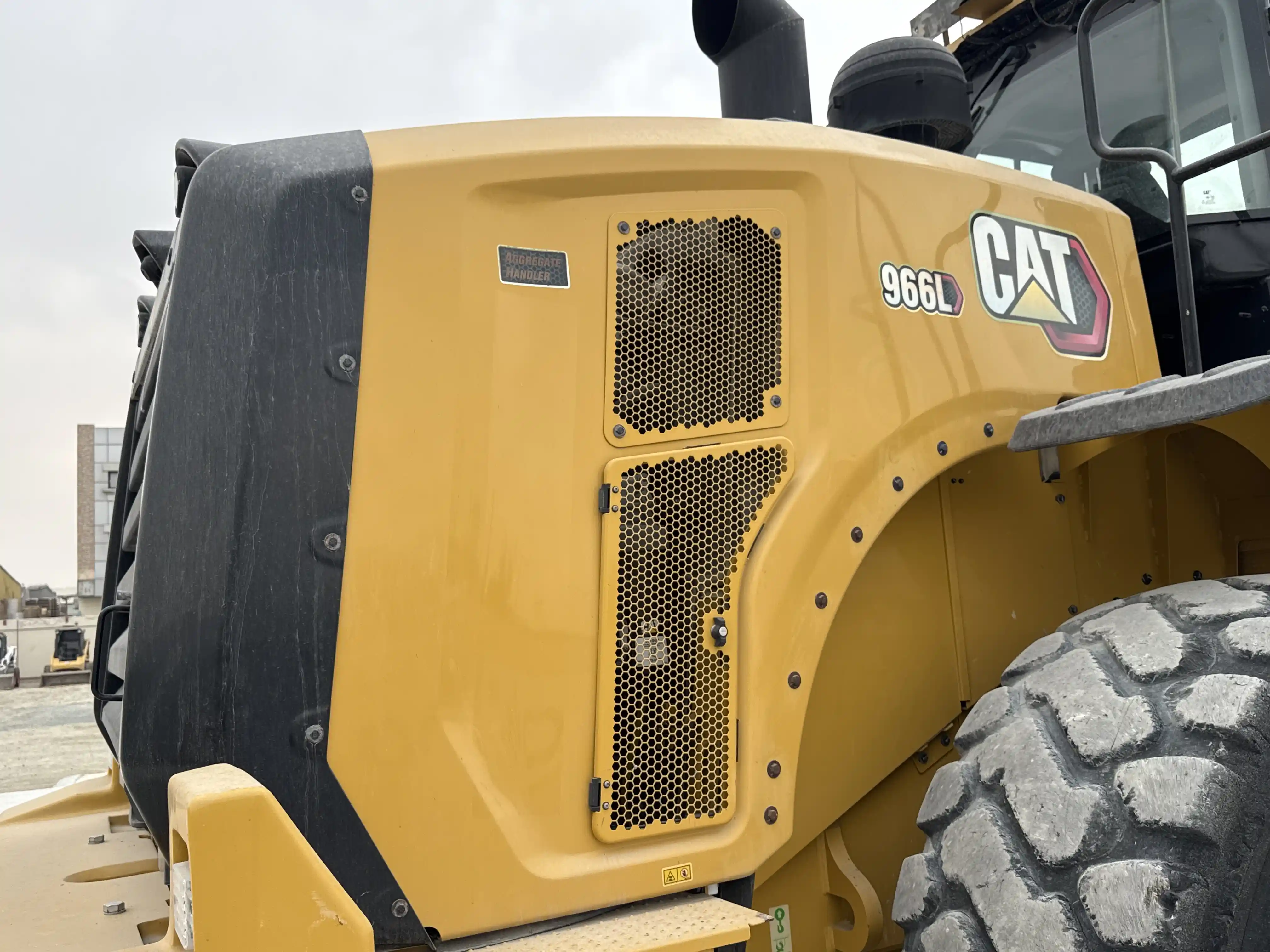 WHL-002-Cat-966L-wheel-loader-inspection-structure-sheet-metal-fiberglass-2