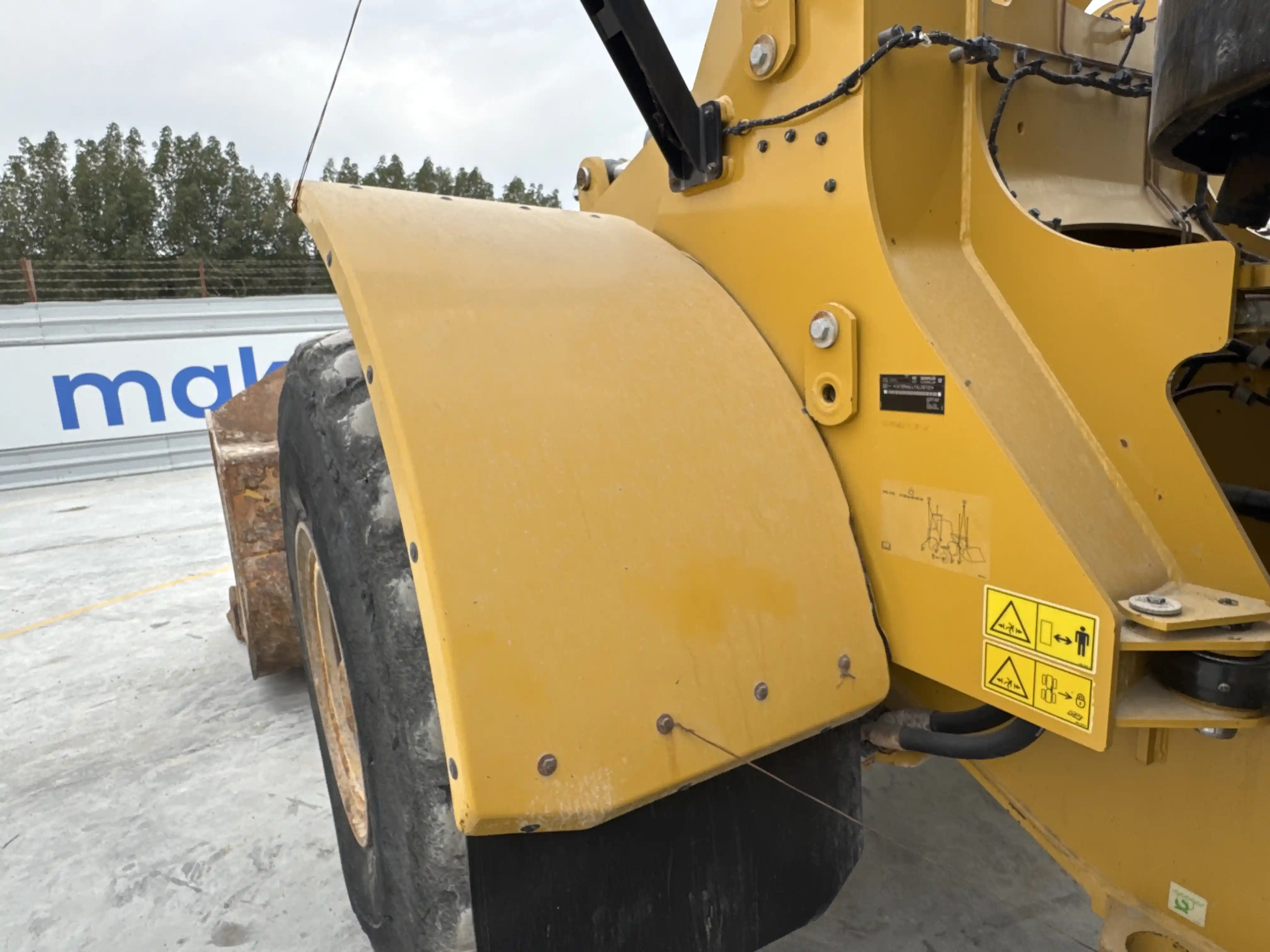WHL-002-Cat-966L-wheel-loader-inspection-structure-sheet-metal-fiberglass-3