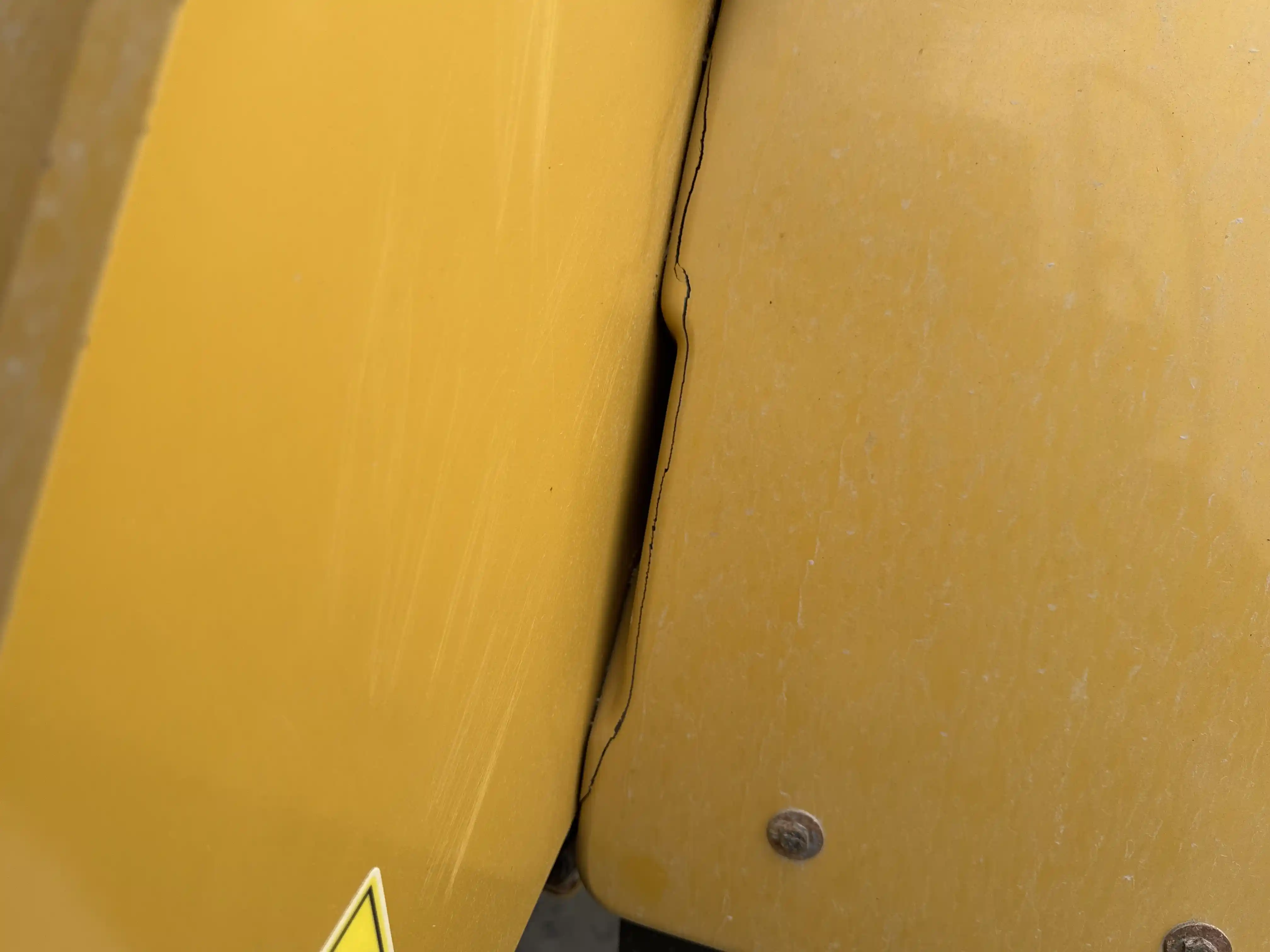 WHL-002-Cat-966L-wheel-loader-inspection-structure-sheet-metal-fiberglass-4