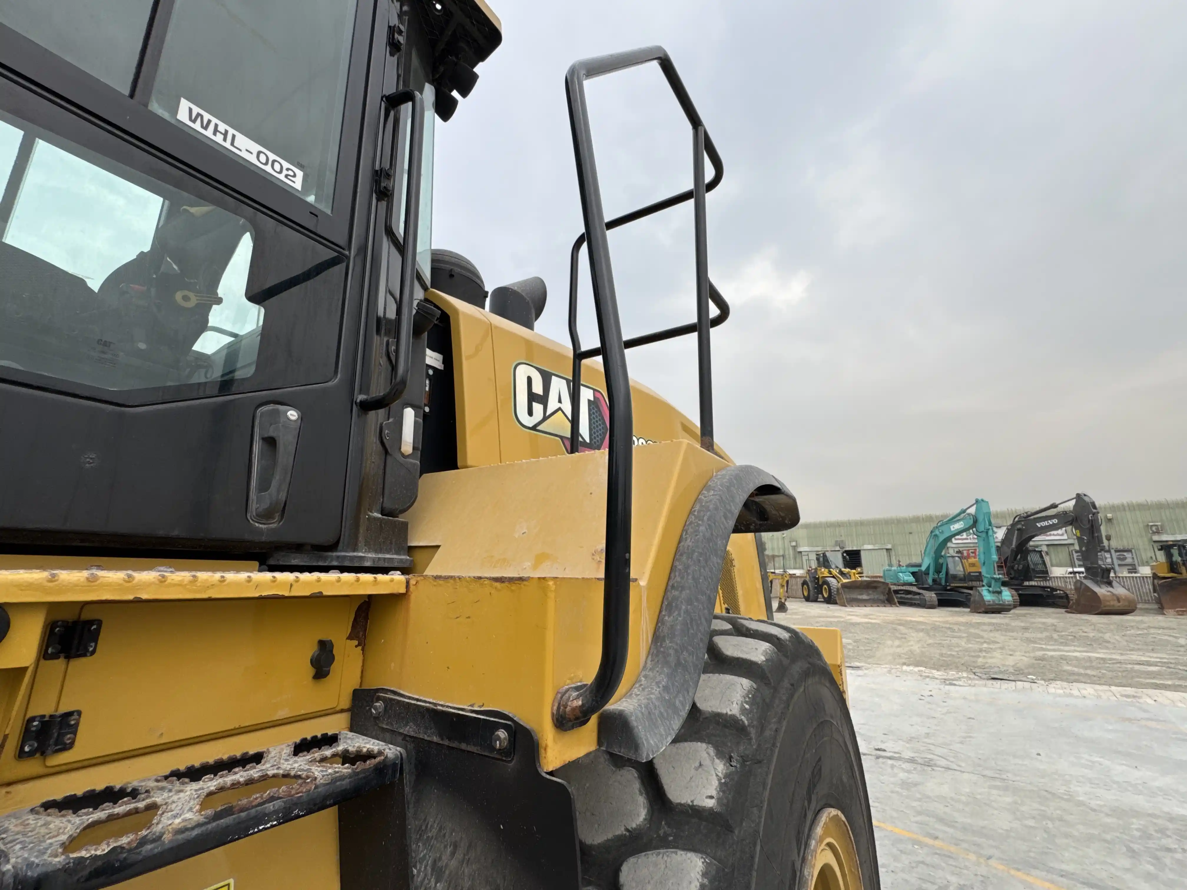 WHL-002-Cat-966L-wheel-loader-inspection-structure-handrails-4