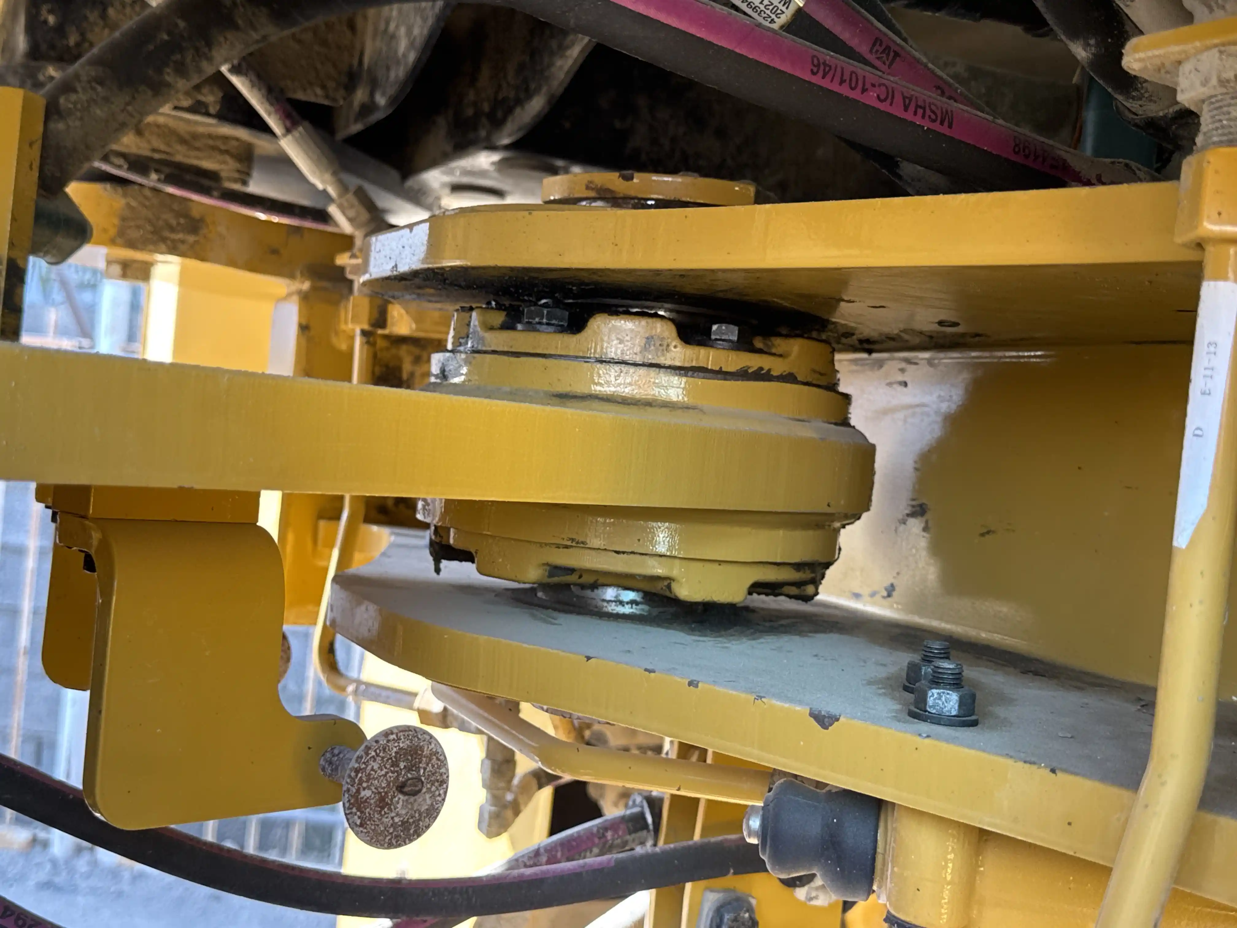 WHL-002-Cat-966L-wheel-loader-inspection-structure-articulated-joint-1