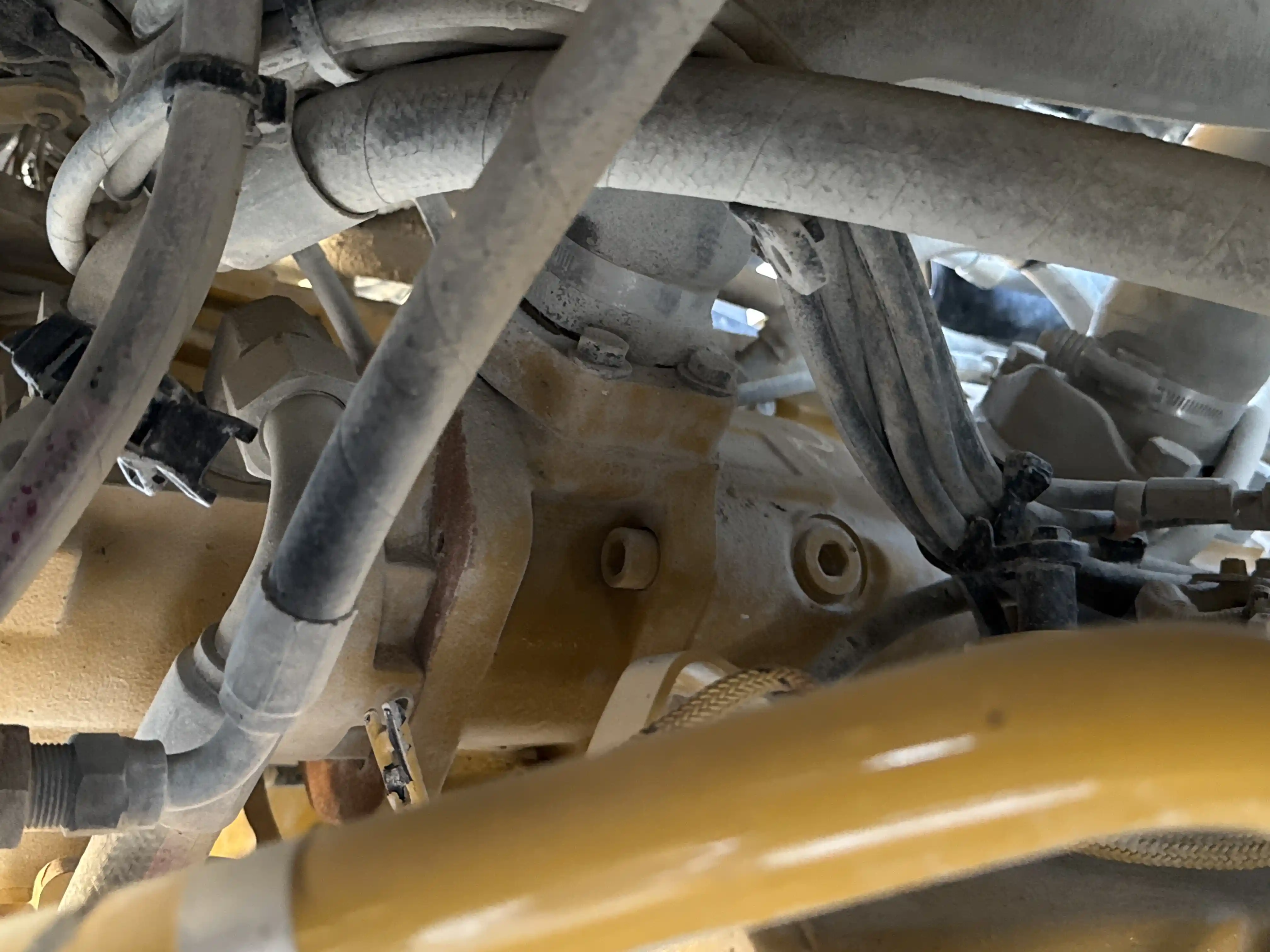 WHL-002-Cat-966L-wheel-loader-inspection-hydraulics-hydraulic-pump-3