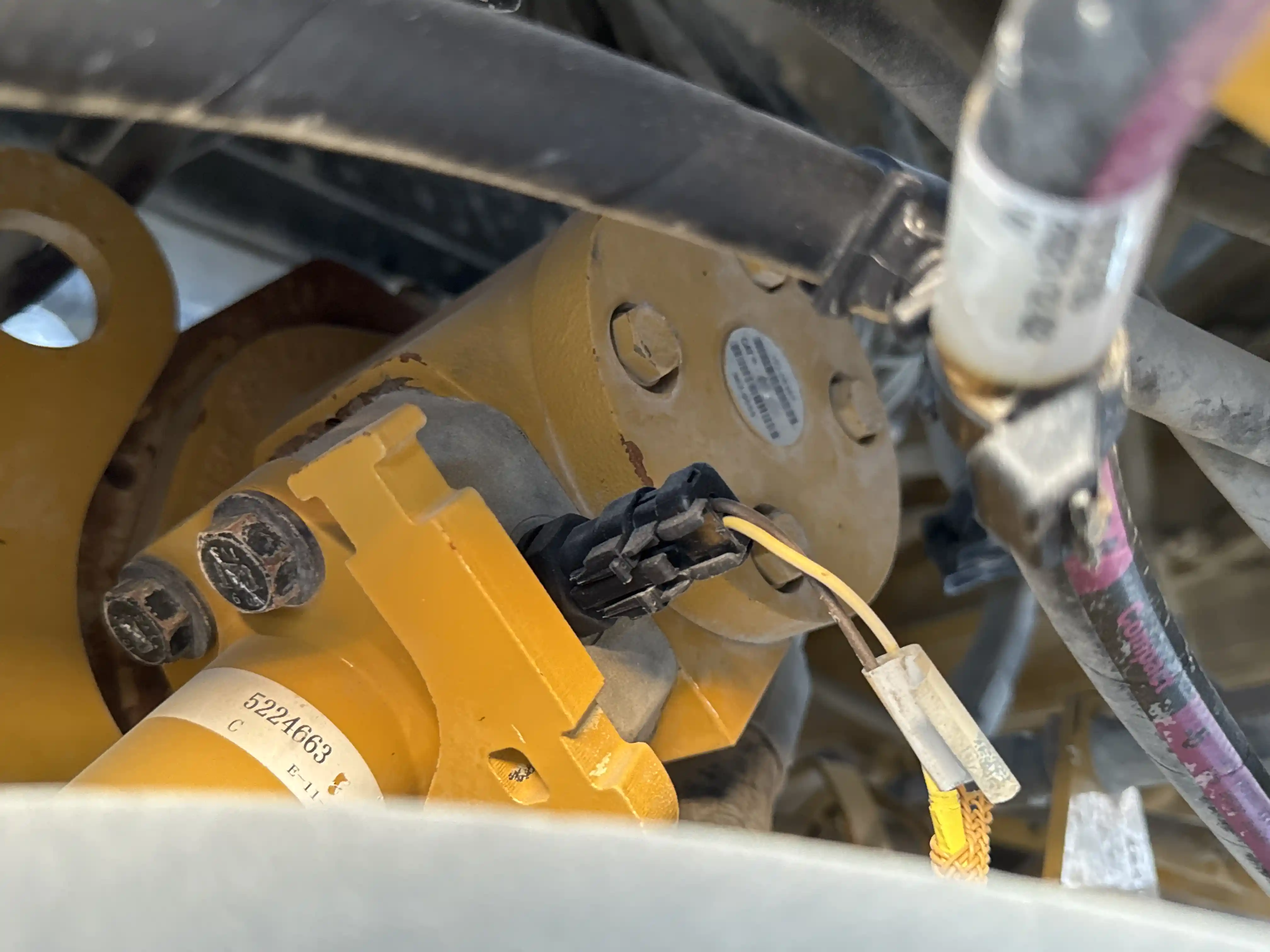 WHL-002-Cat-966L-wheel-loader-inspection-hydraulics-hydraulic-pump-4