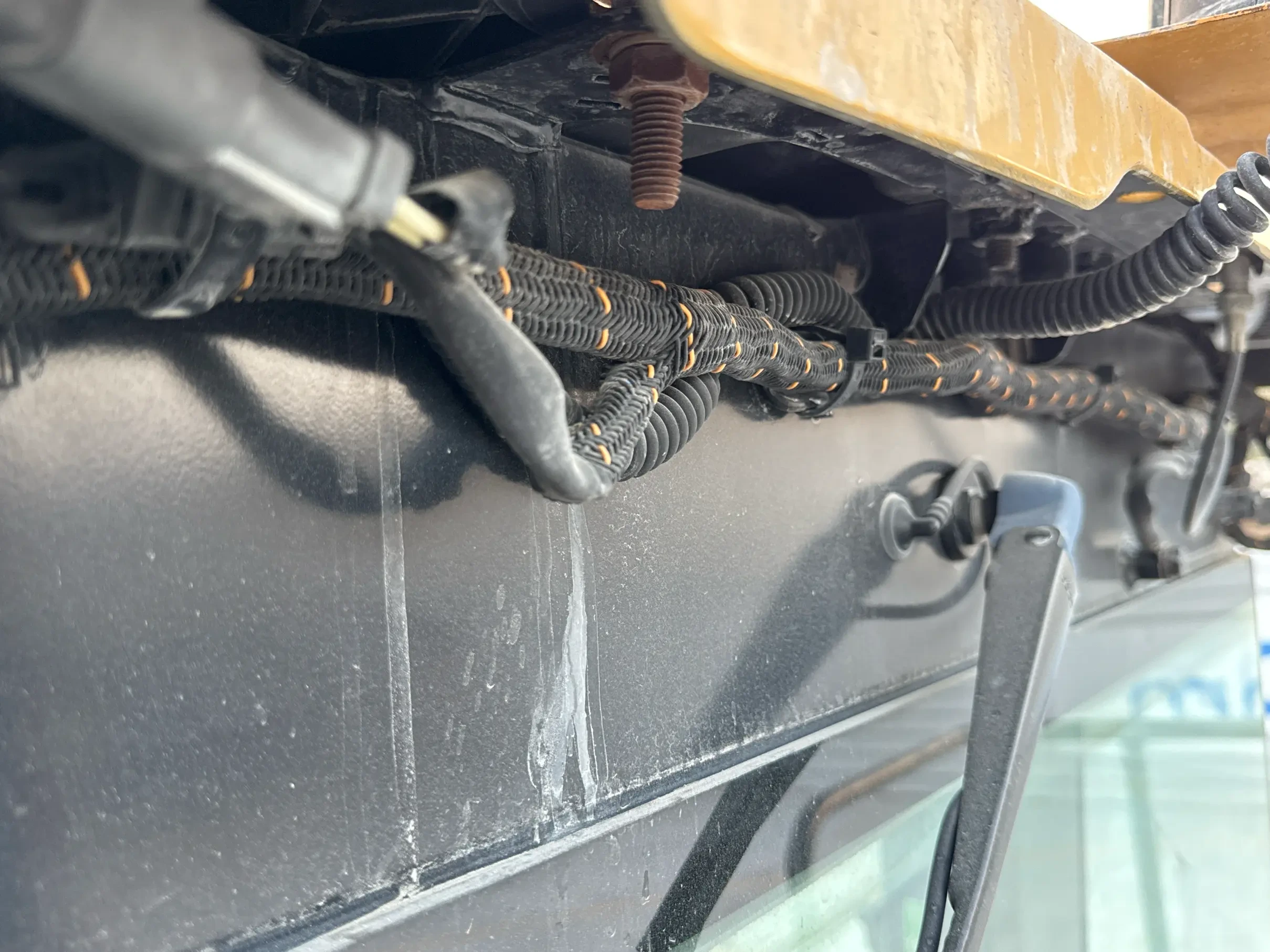 WHL-002-Cat-966L-wheel-loader-inspection-electronic-main-harness-1