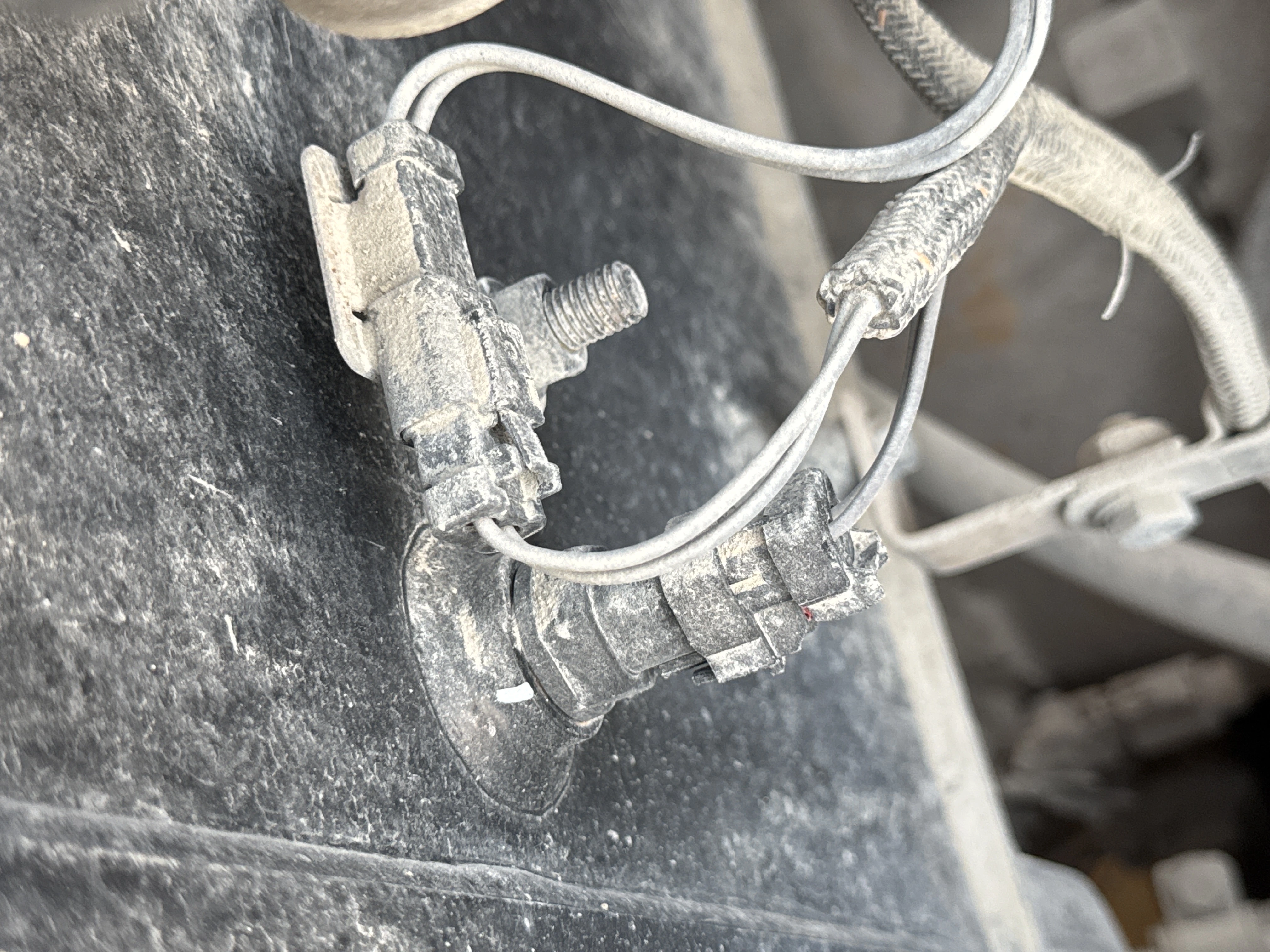 WHL-002-Cat-966L-wheel-loader-inspection-electronic-main-harness-2