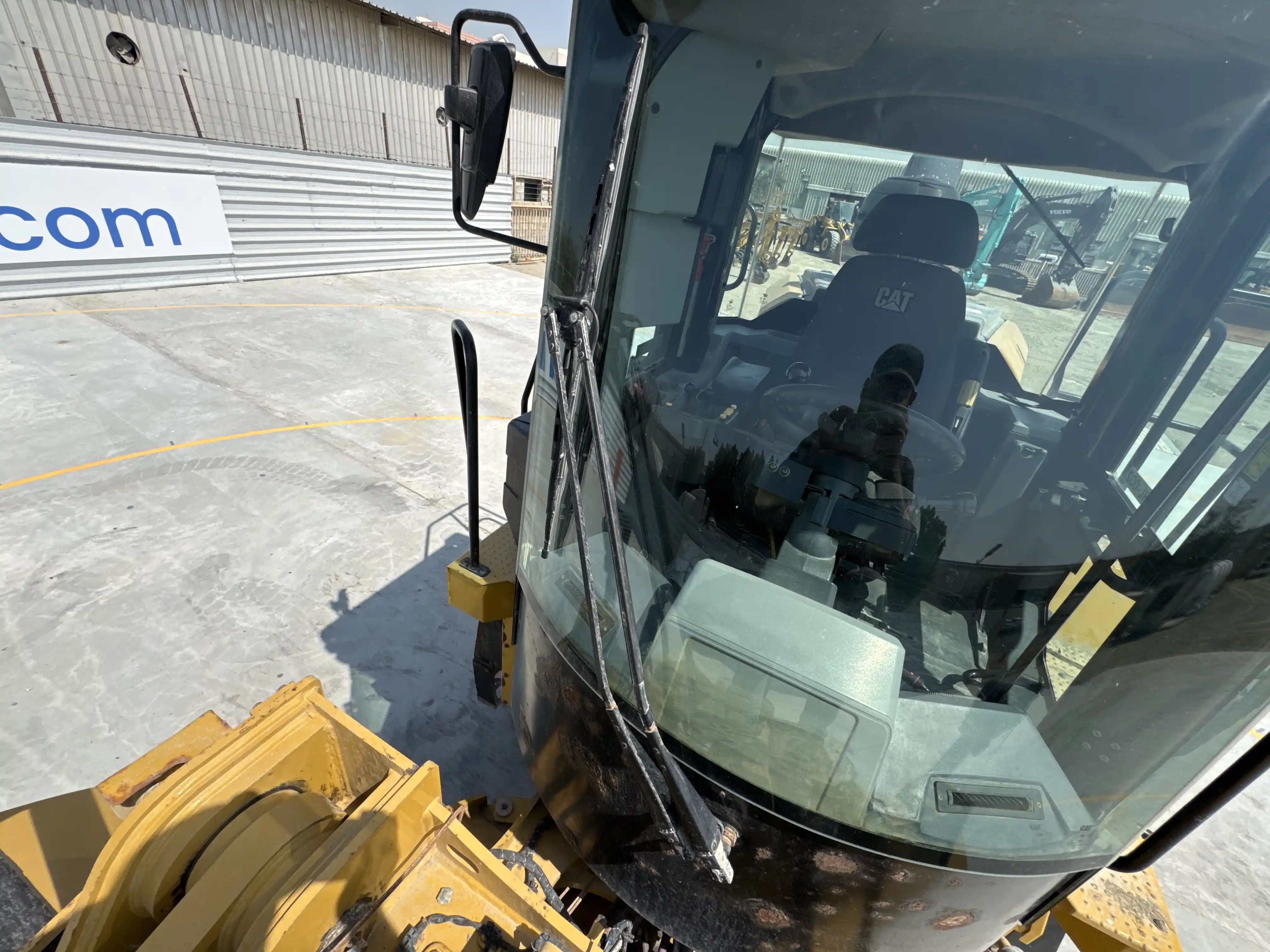 WHL-002-Cat-966L-wheel-loader-inspection-electronic-wipers-3