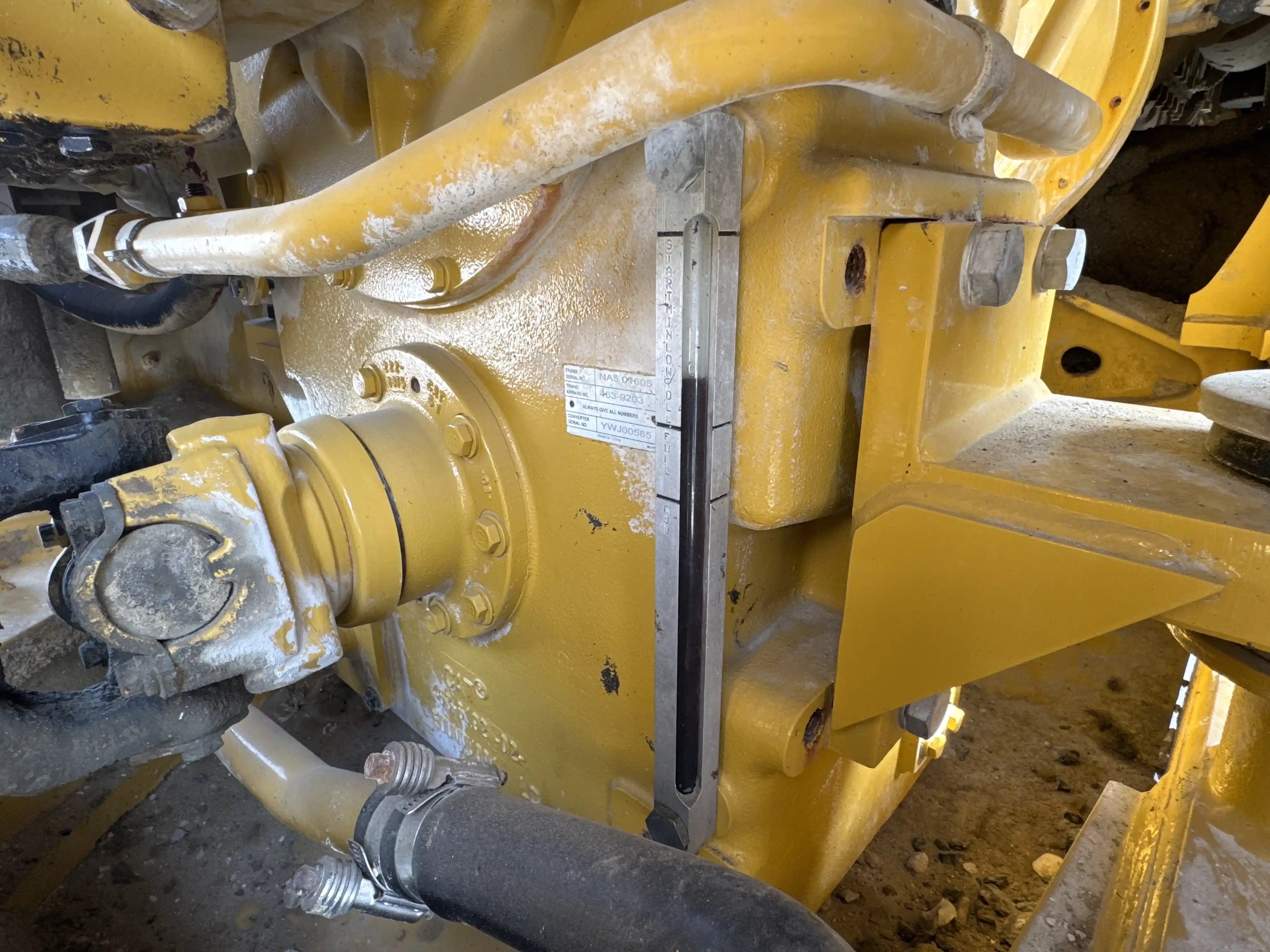 WHL-002-Cat-966L-wheel-loader-inspection-drive-system-transmission-case-2