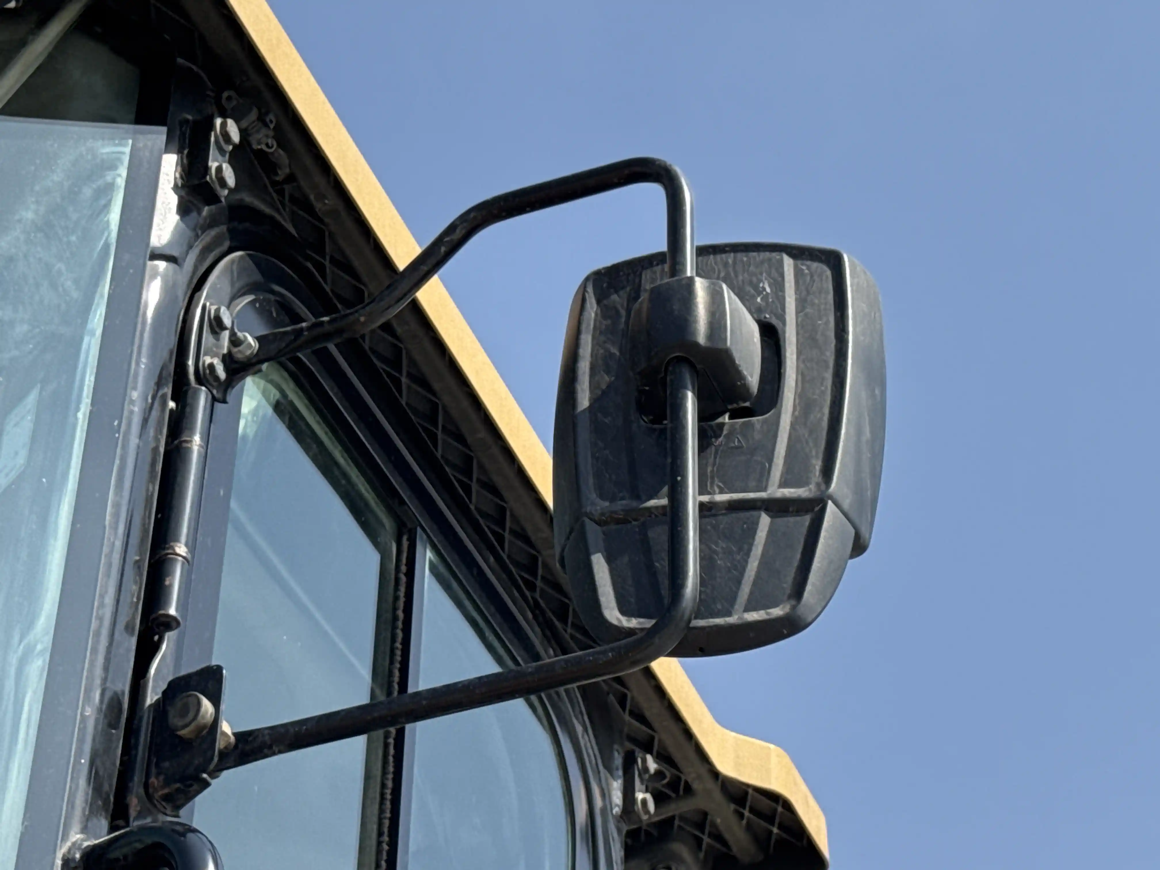 WHL-002-Cat-966L-wheel-loader-inspection-cabin-mirrors-3