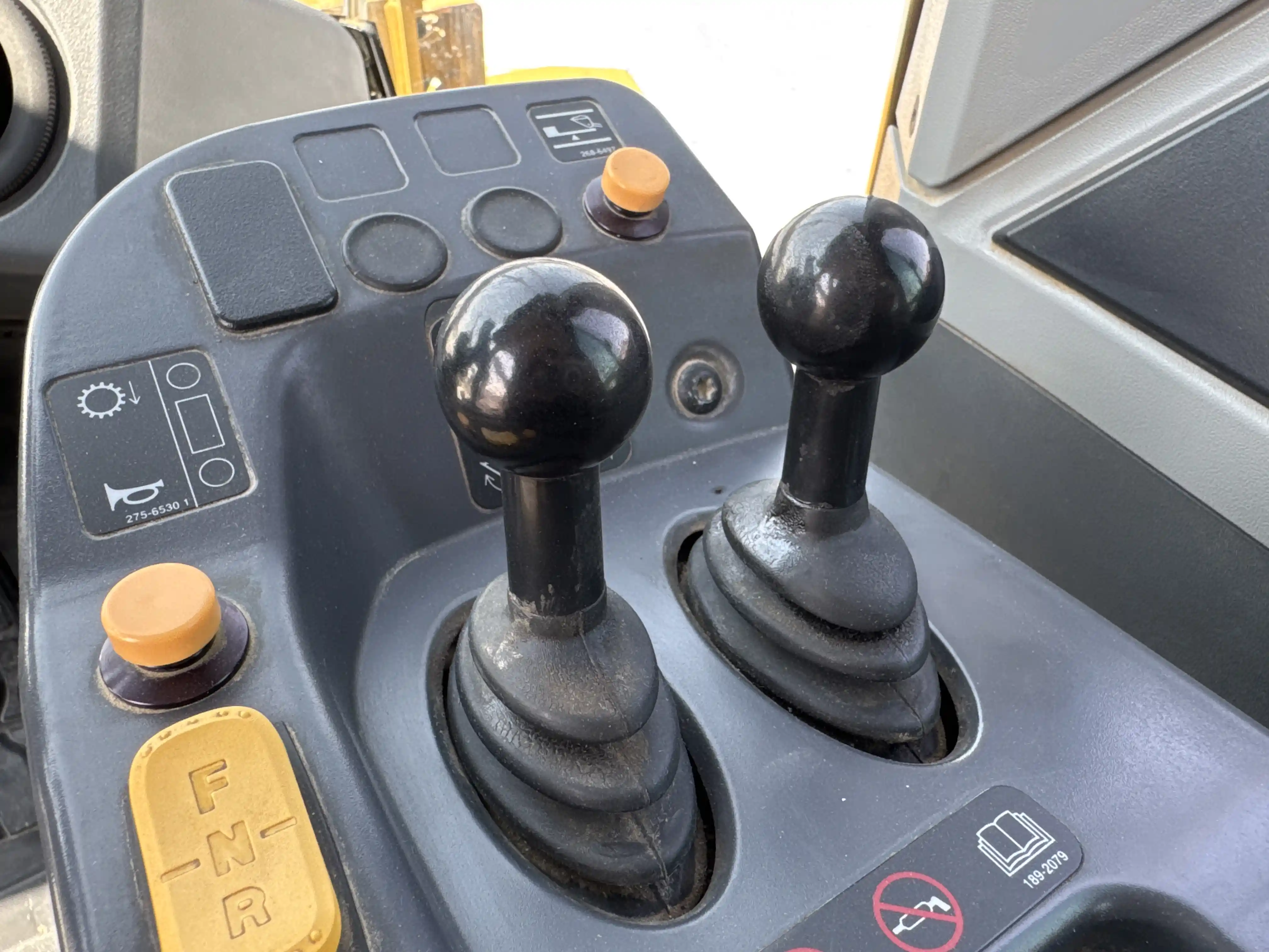 WHL-002-Cat-966L-wheel-loader-inspection-cabin-joysticks-1