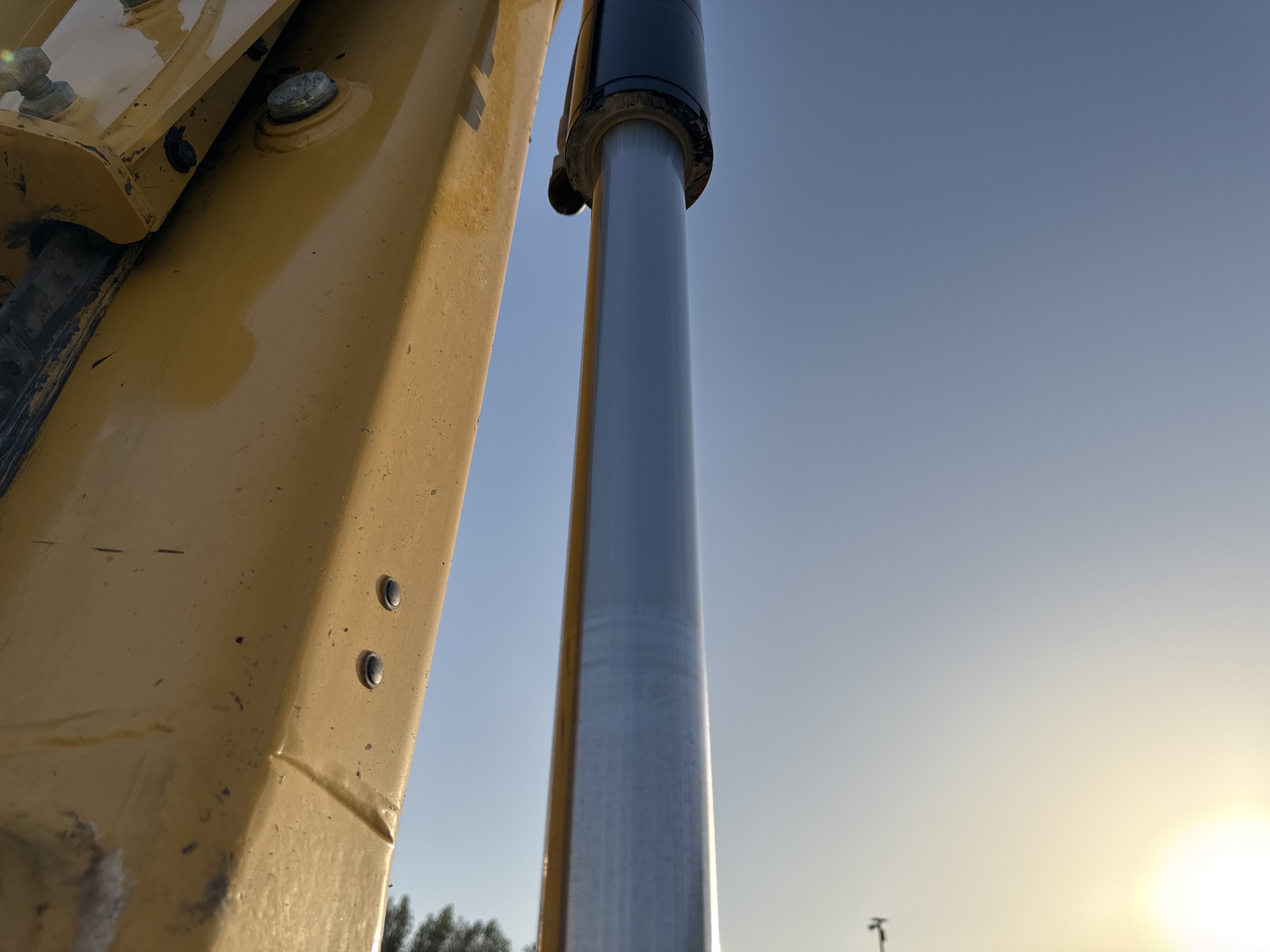 BHL-001-Cat-426F2-backhoe-loader-inspection-hydraulics-backhoe-bucket-cylinder-3