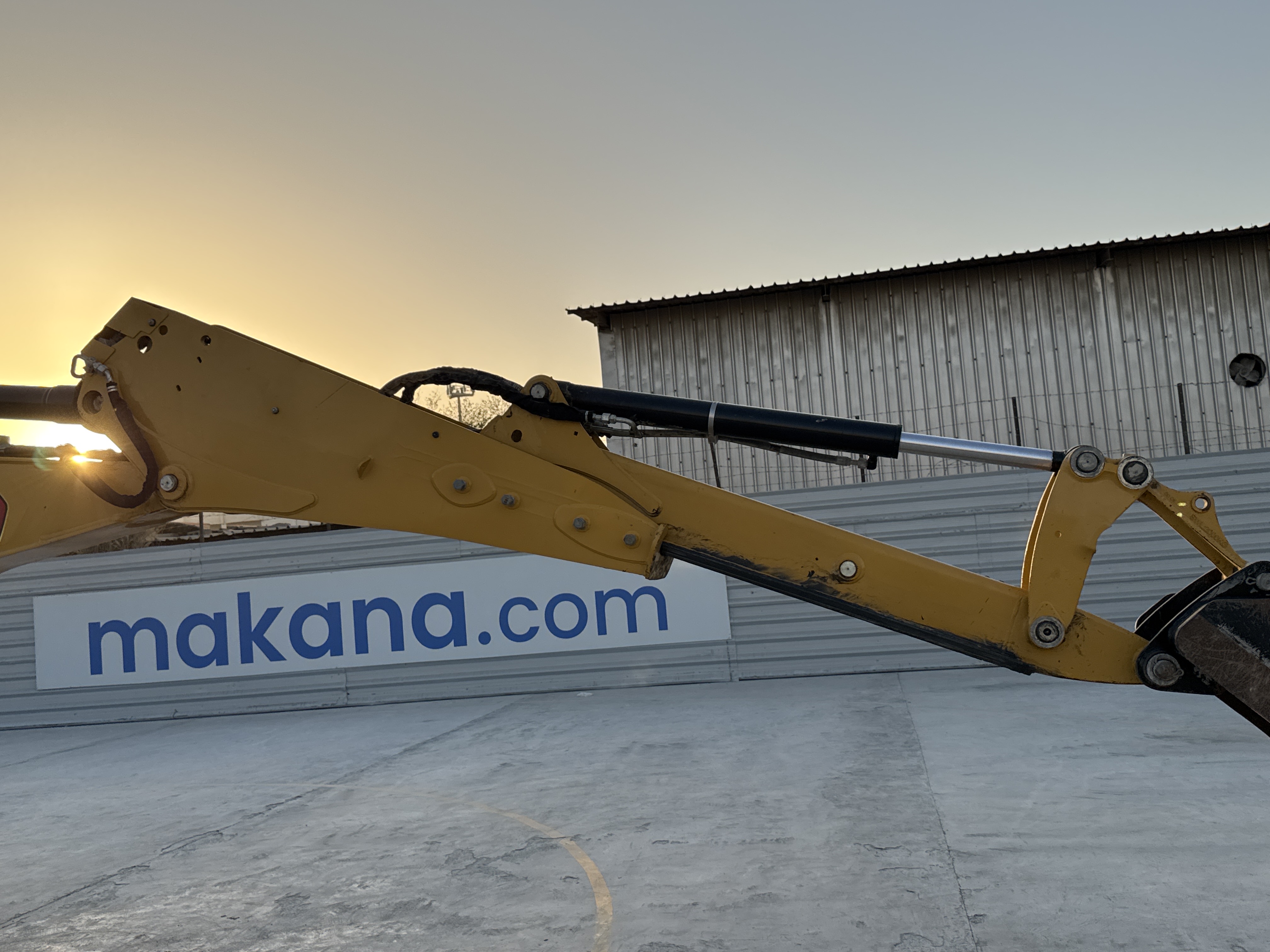 BHL-001- Cat-426F2-backhoe-loader-inspection-chassis-stick-2