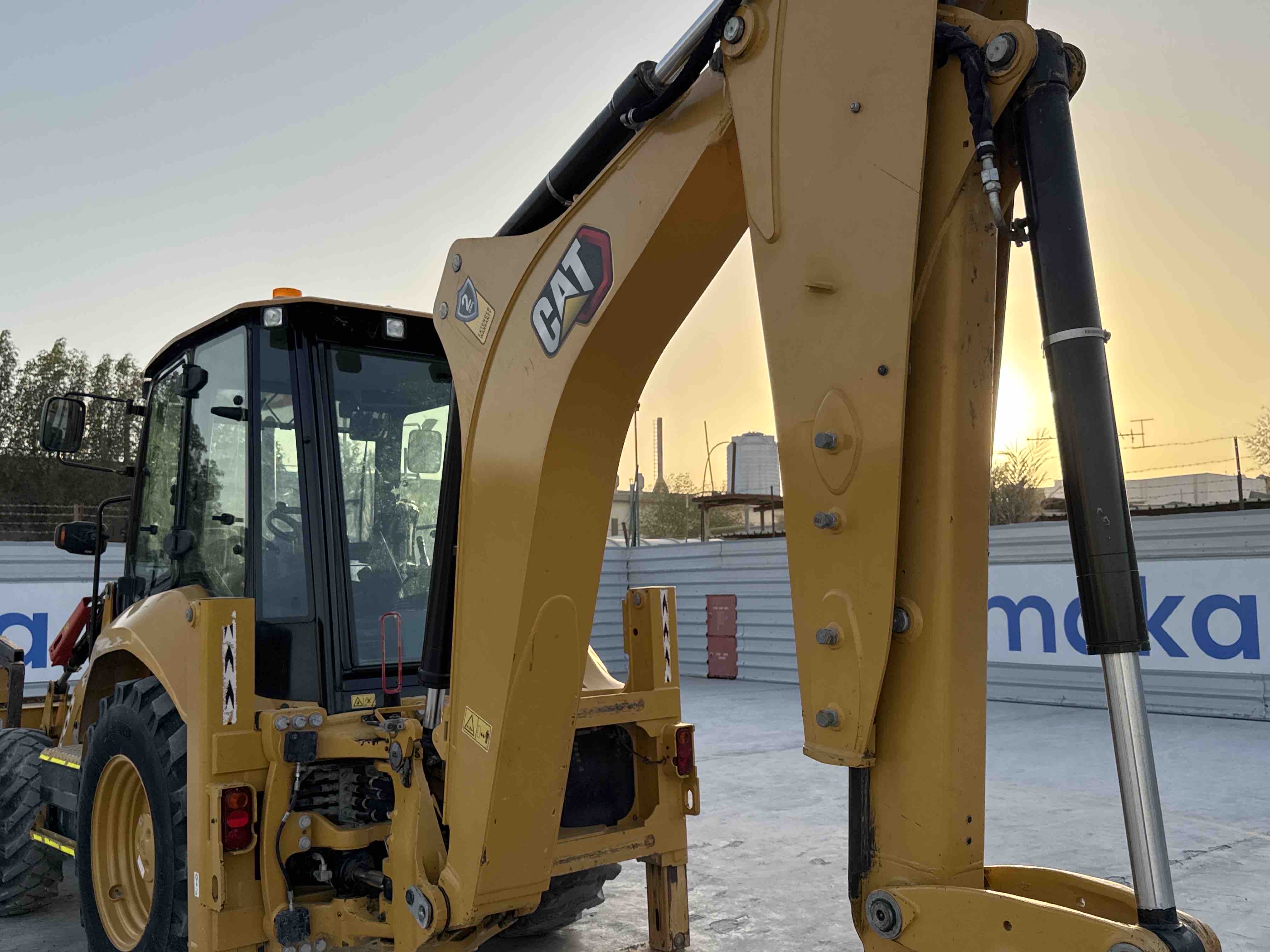 BHL-001-Cat-426F2-backhoe-loader-inspection-chassis-backhoe-boom-2