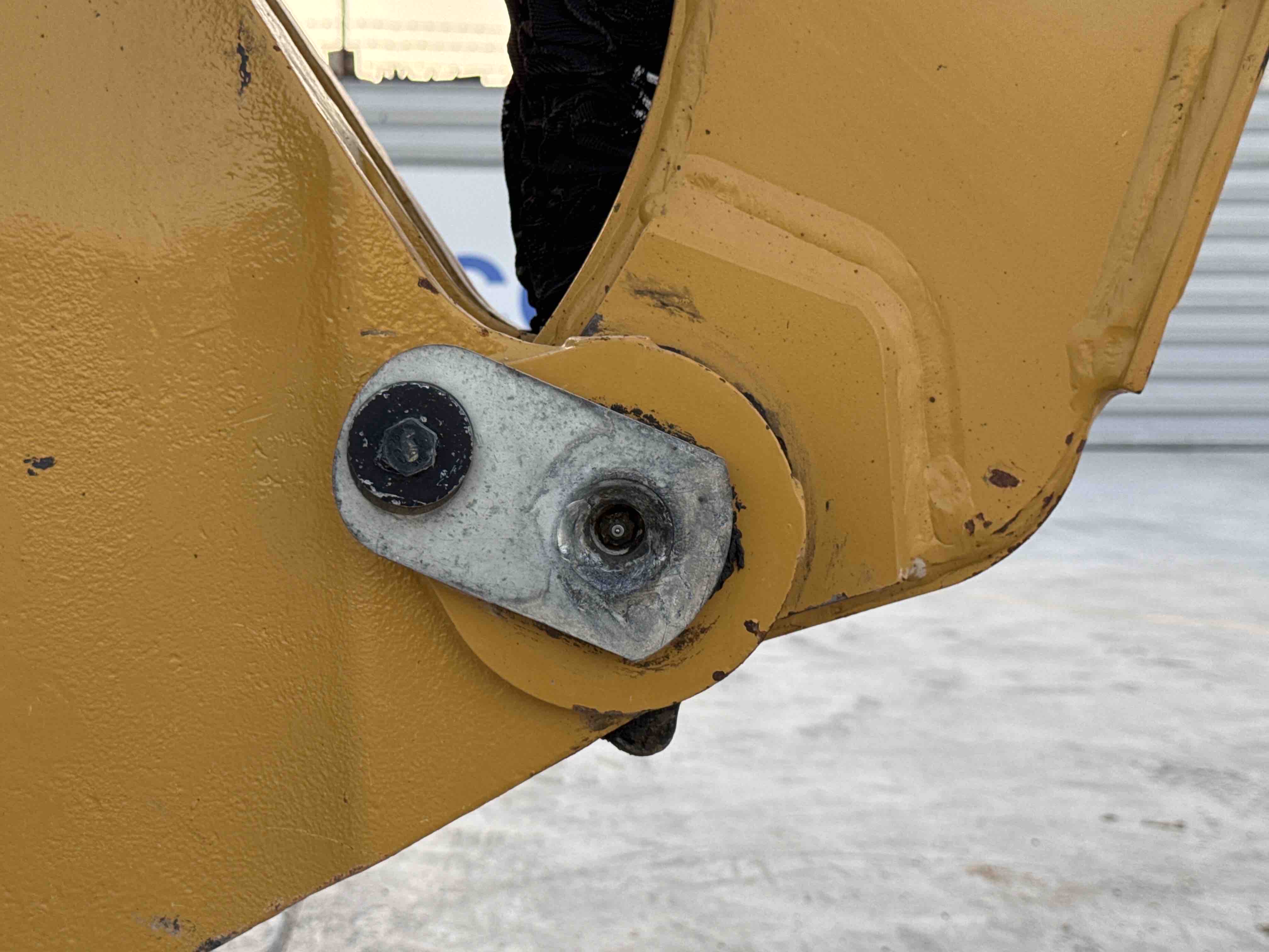 BHL-001-Cat-426F2-backhoe-loader-inspection-chassis-boom-base-pin-and-bushings-1