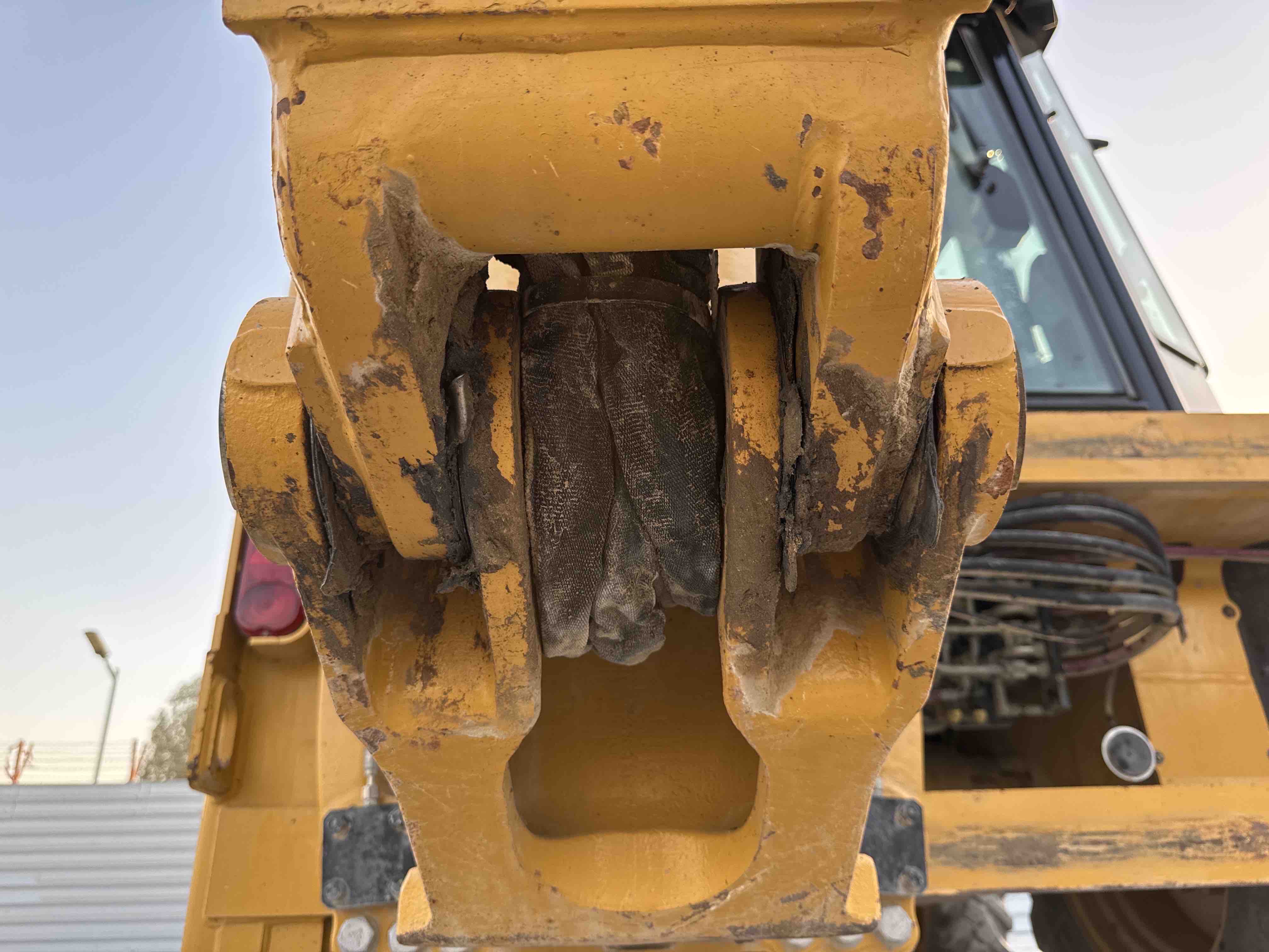 BHL-001-Cat-426F2-backhoe-loader-inspection-chassis-boom-base-pin-and-bushings-2