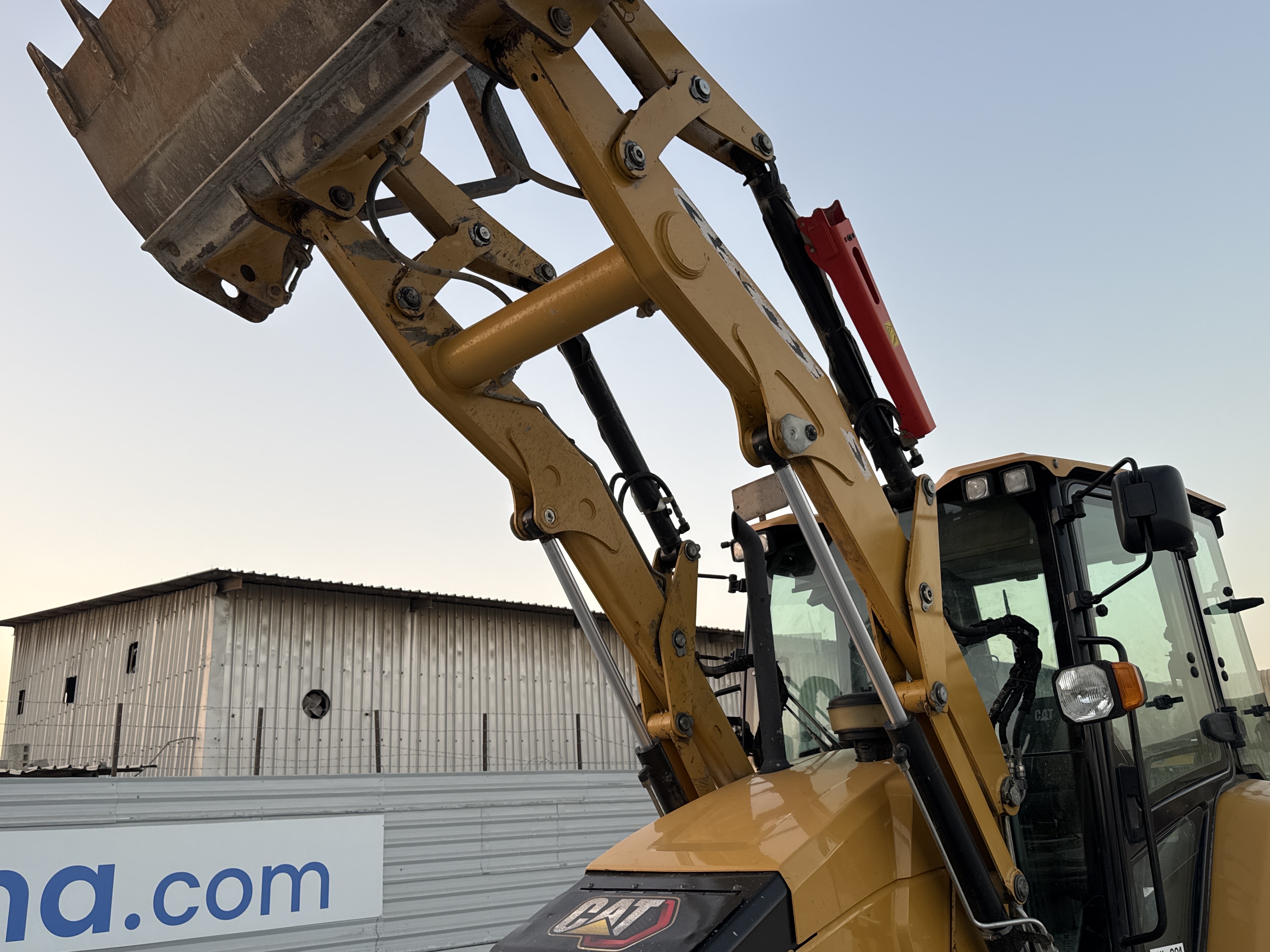 BHL-001-Cat-426F2-backhoe-loader-inspection-chassis-lift-arm-3