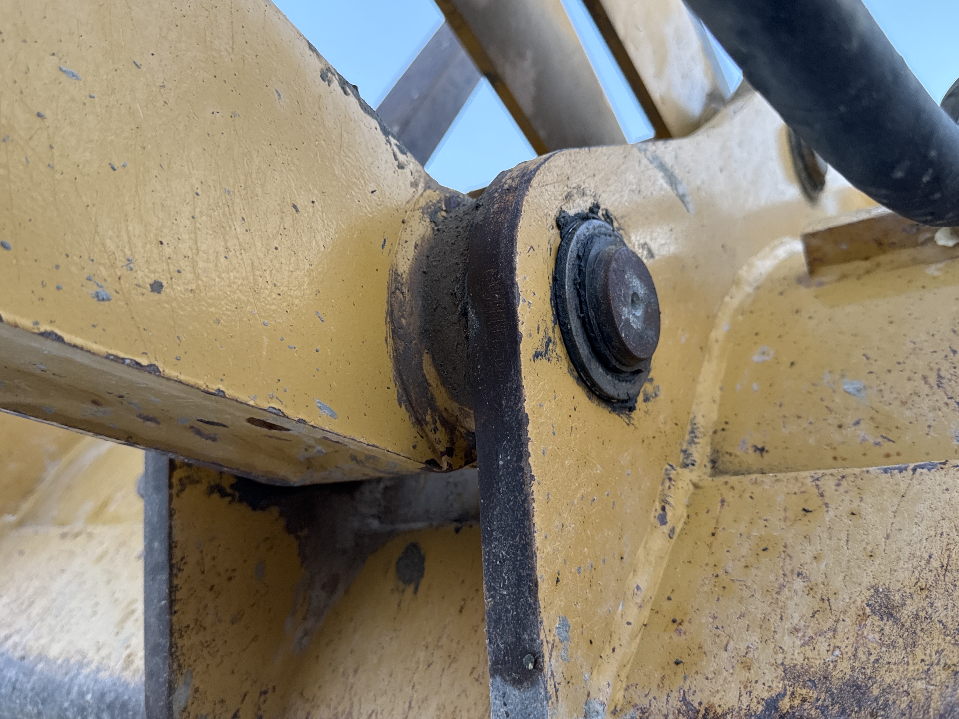BHL-001-Cat-426F2-backhoe-loader-inspection-chassis-pins-and-bushings-lift-arm-to-bucket-3